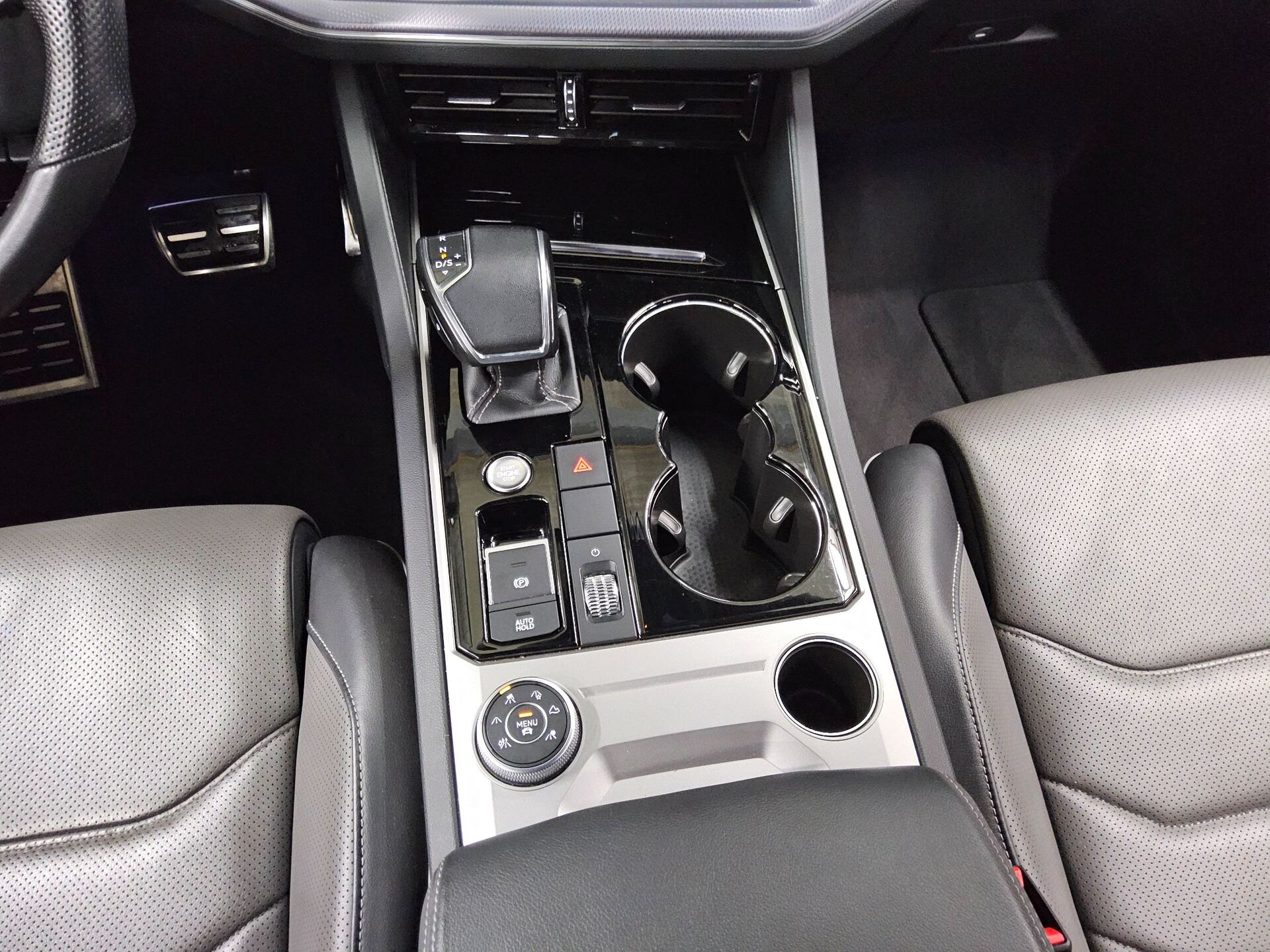 Volkswagen Touareg 3.0 TDI 4M R-Line Leder Navi LED AID Shz 6