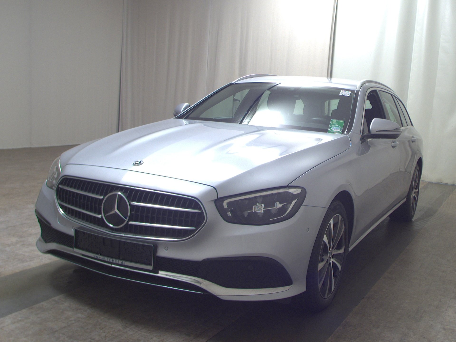 Mercedes-Benz E 300 T de Navi Widescreen LED RFK Distr.+ AHK 2