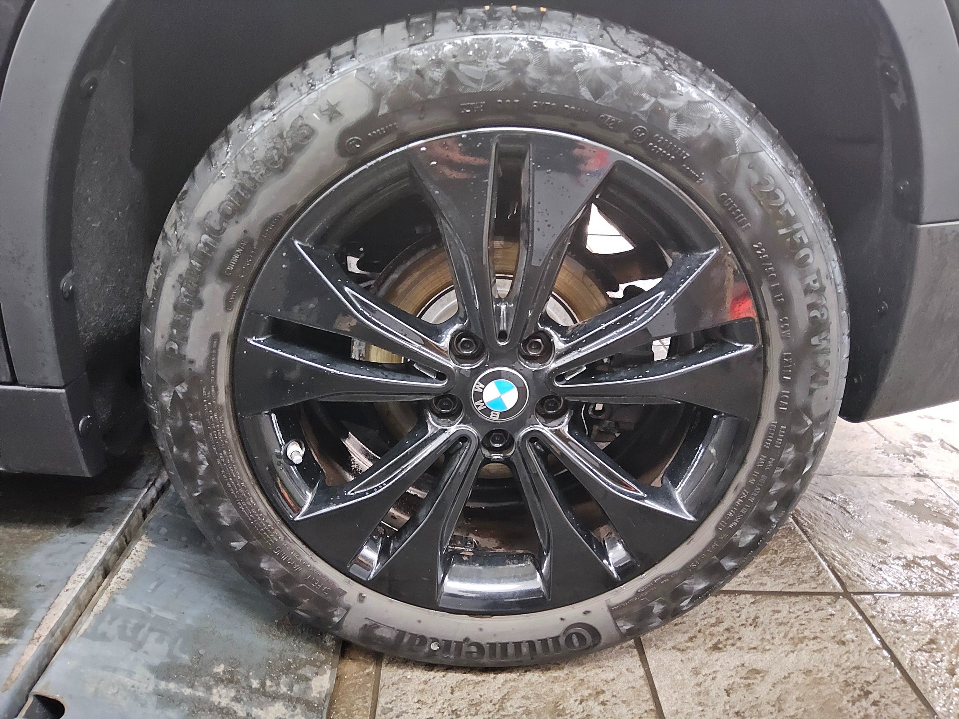 BMW X1 sDrive18i Sport-Line Navi LED HuD Leder RFK 10