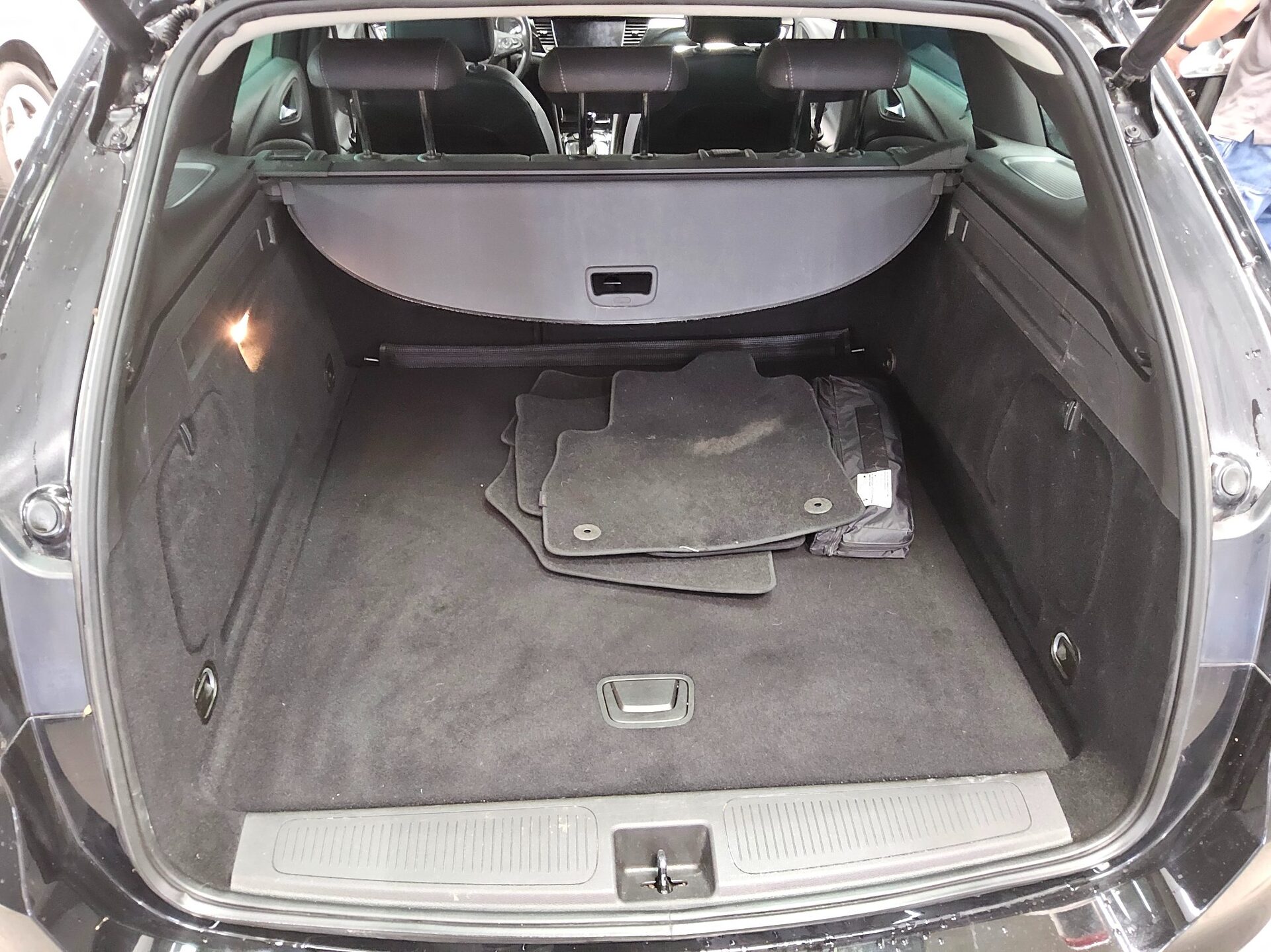 Opel Astra ST 1.5 D Elegance -Motorschaden- 11