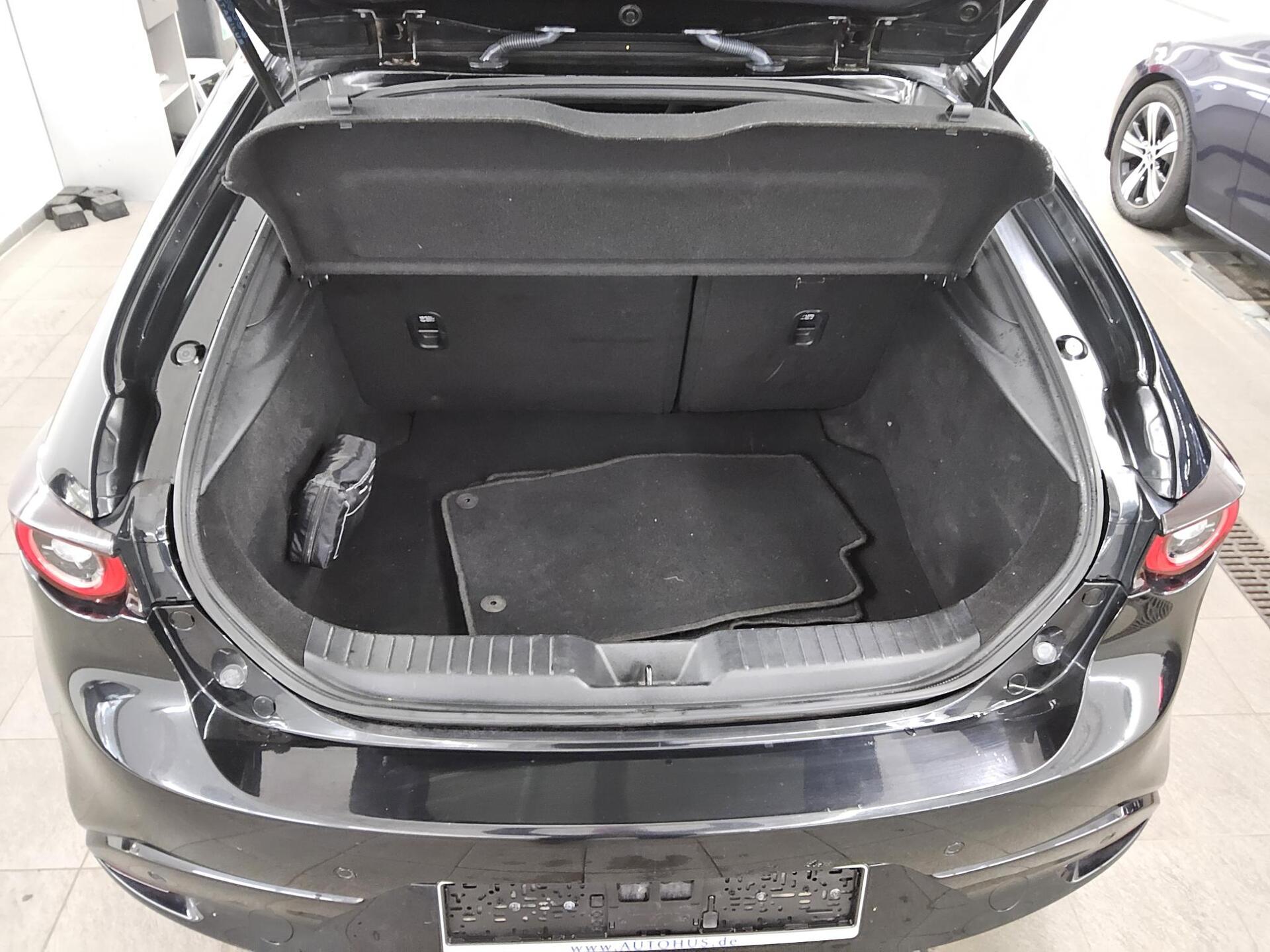 Mazda 3 2.0 SKYACTIV-G Homura Navi LED RFK SHZ 11