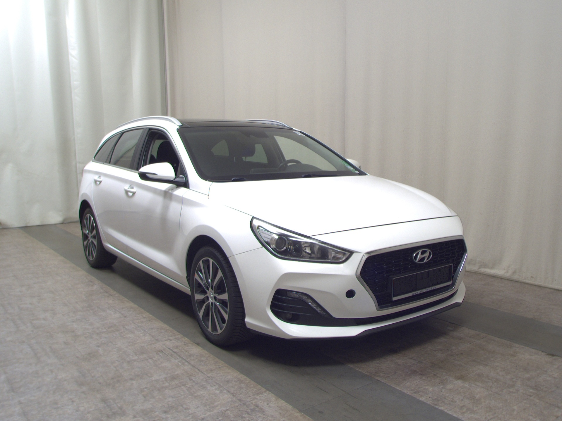Hyundai i30 1.6 CRDI Style -Motorschaden- 3