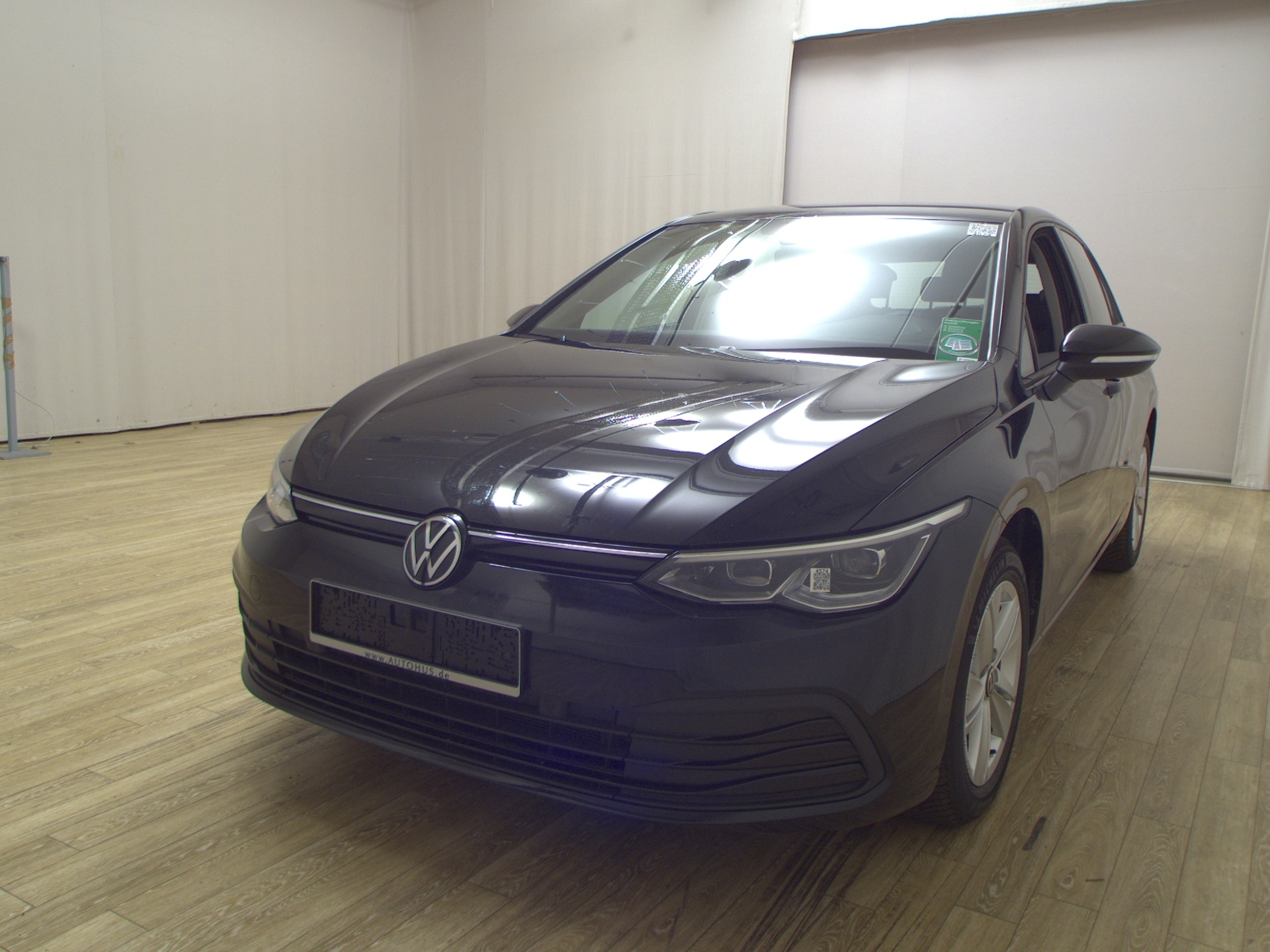 Volkswagen Golf-8 2.0 TDI Life Navi LED+ DC ACC PDC Shz BT 2