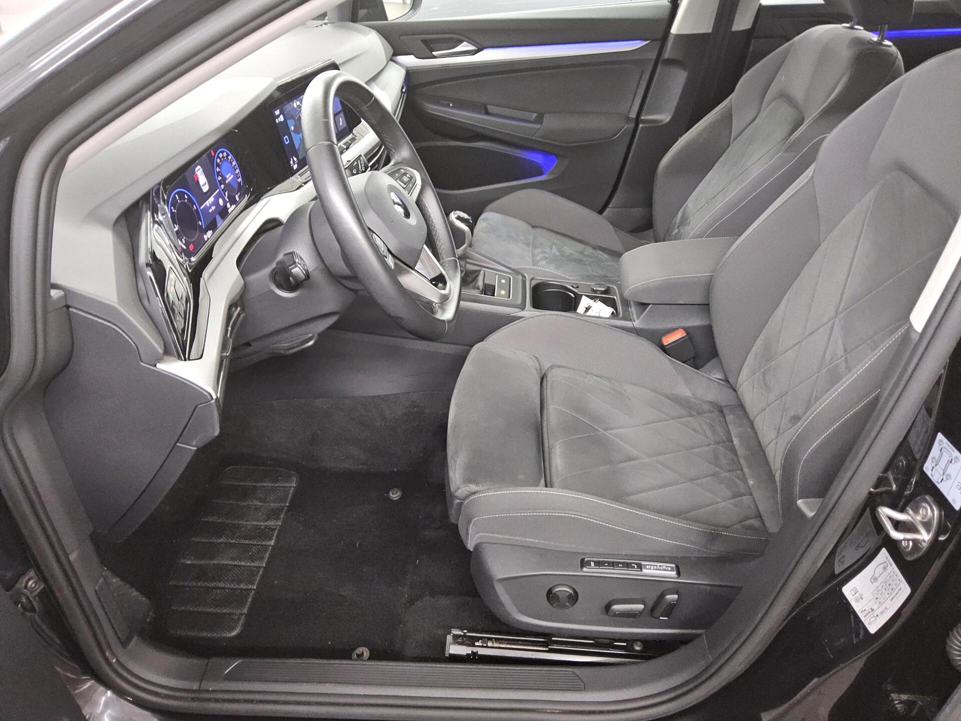 Volkswagen Golf-8 2.0 TDI Life Navi LED+ DC ACC PDC Shz BT 9