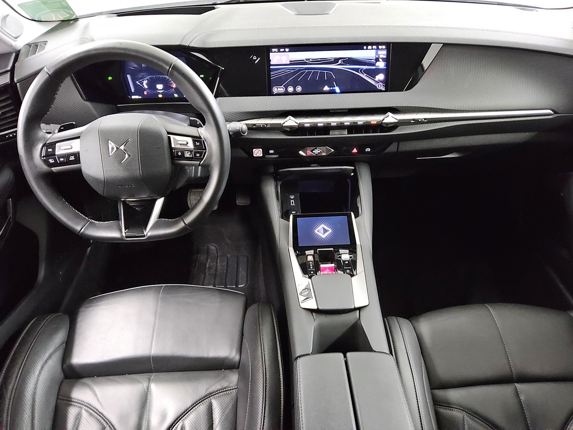 DS DS4 1.5 BlueHDI Cross Rivoli Navi LED HuD Focal 5