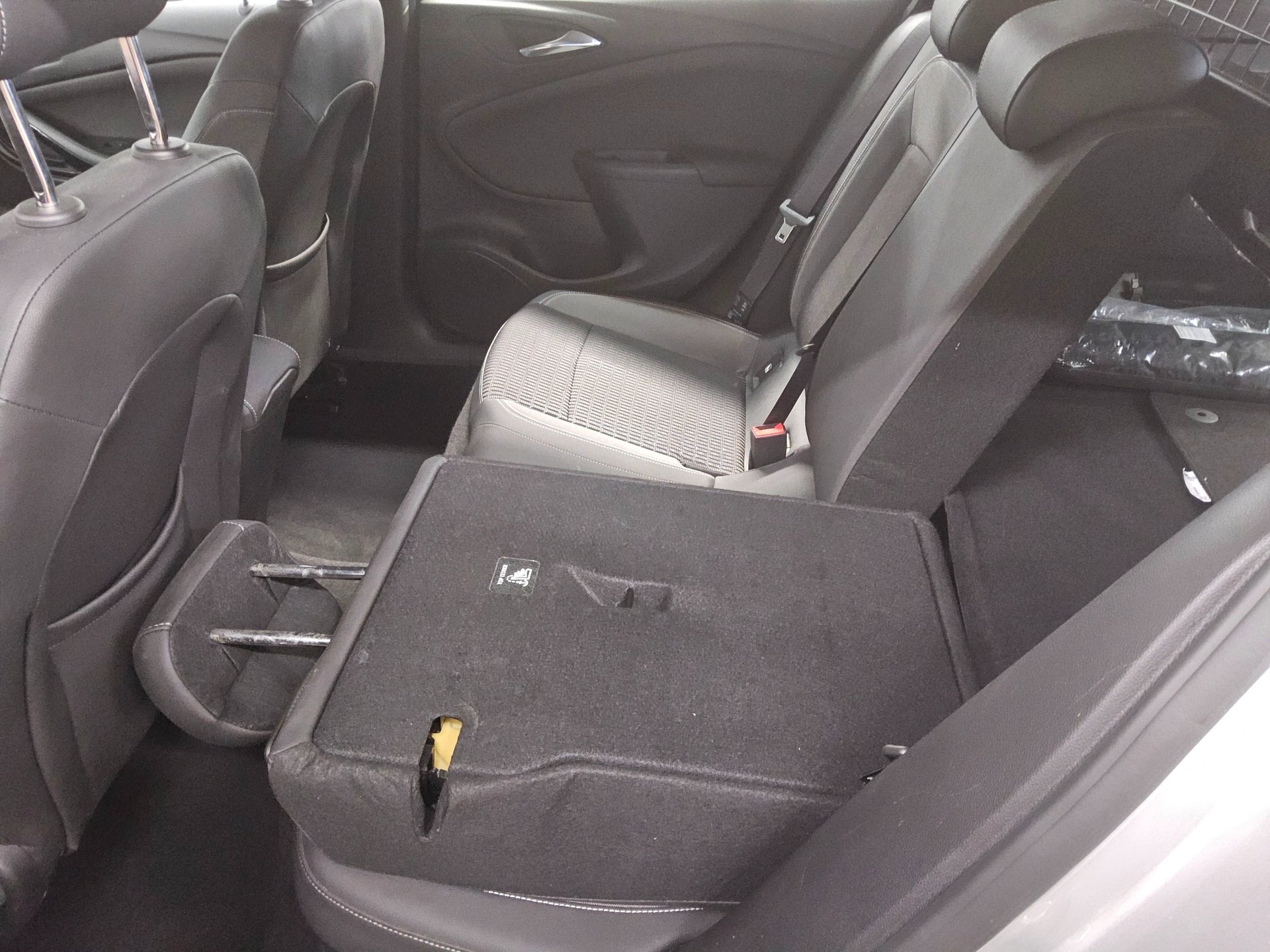 Opel Astra ST 1.5 D T-Leder Navi LED RfK Bose AHK Shz 12