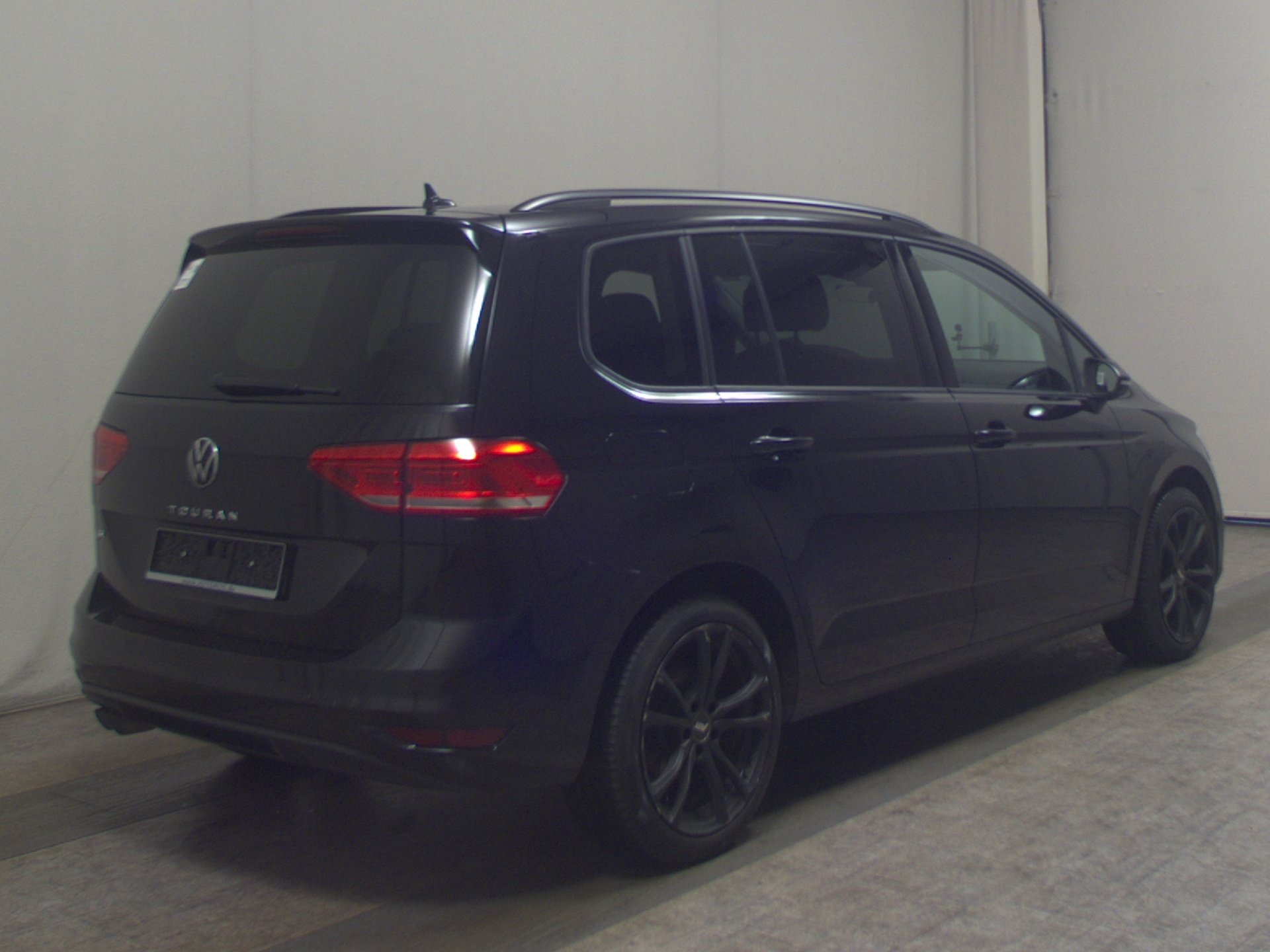 Volkswagen Touran 2.0 TDI Comf. Navi AID LED ACC Shz PDC 4