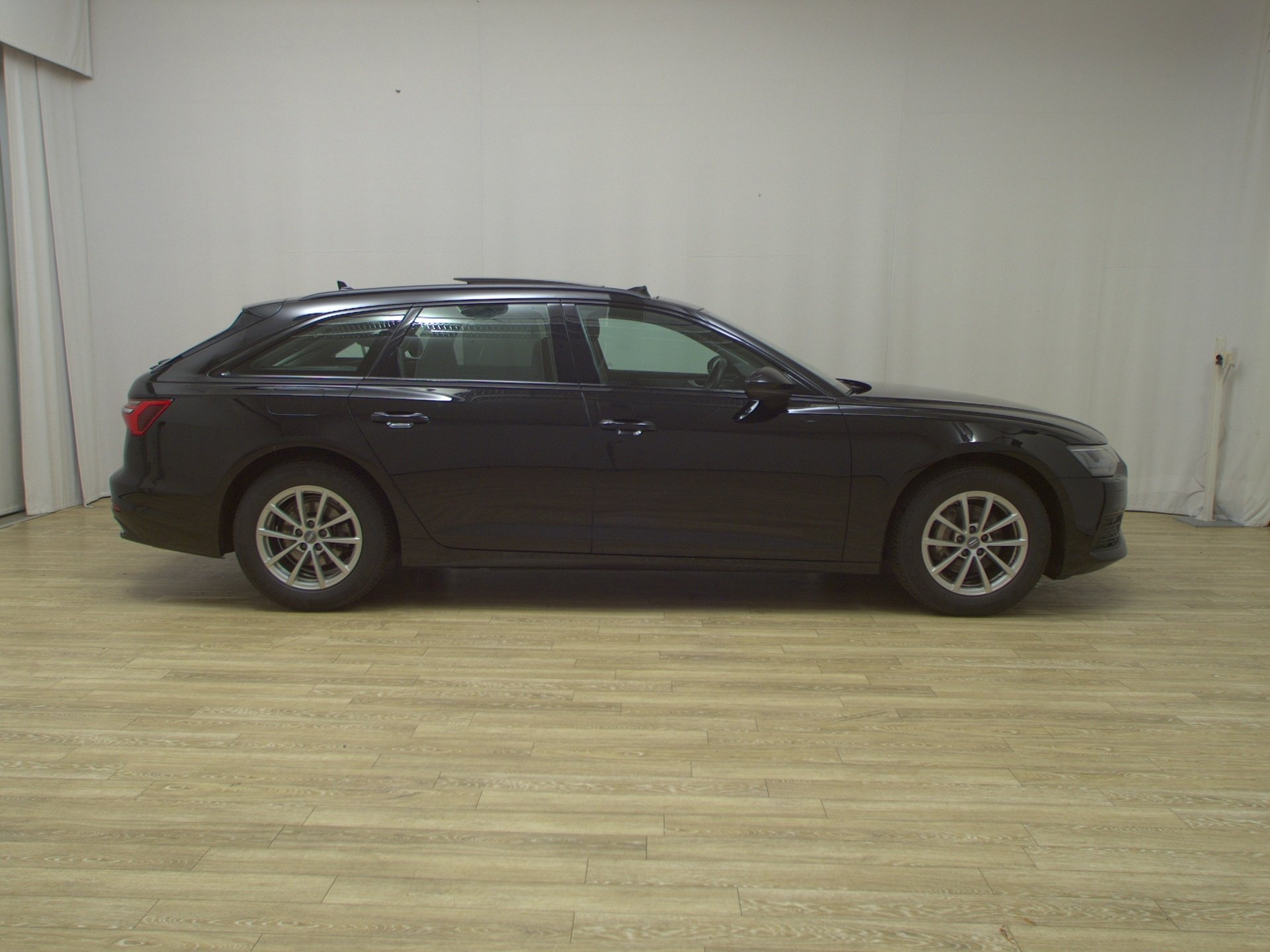 Audi A6 Avant 35 TDI Navi LED Pano PDC Shz