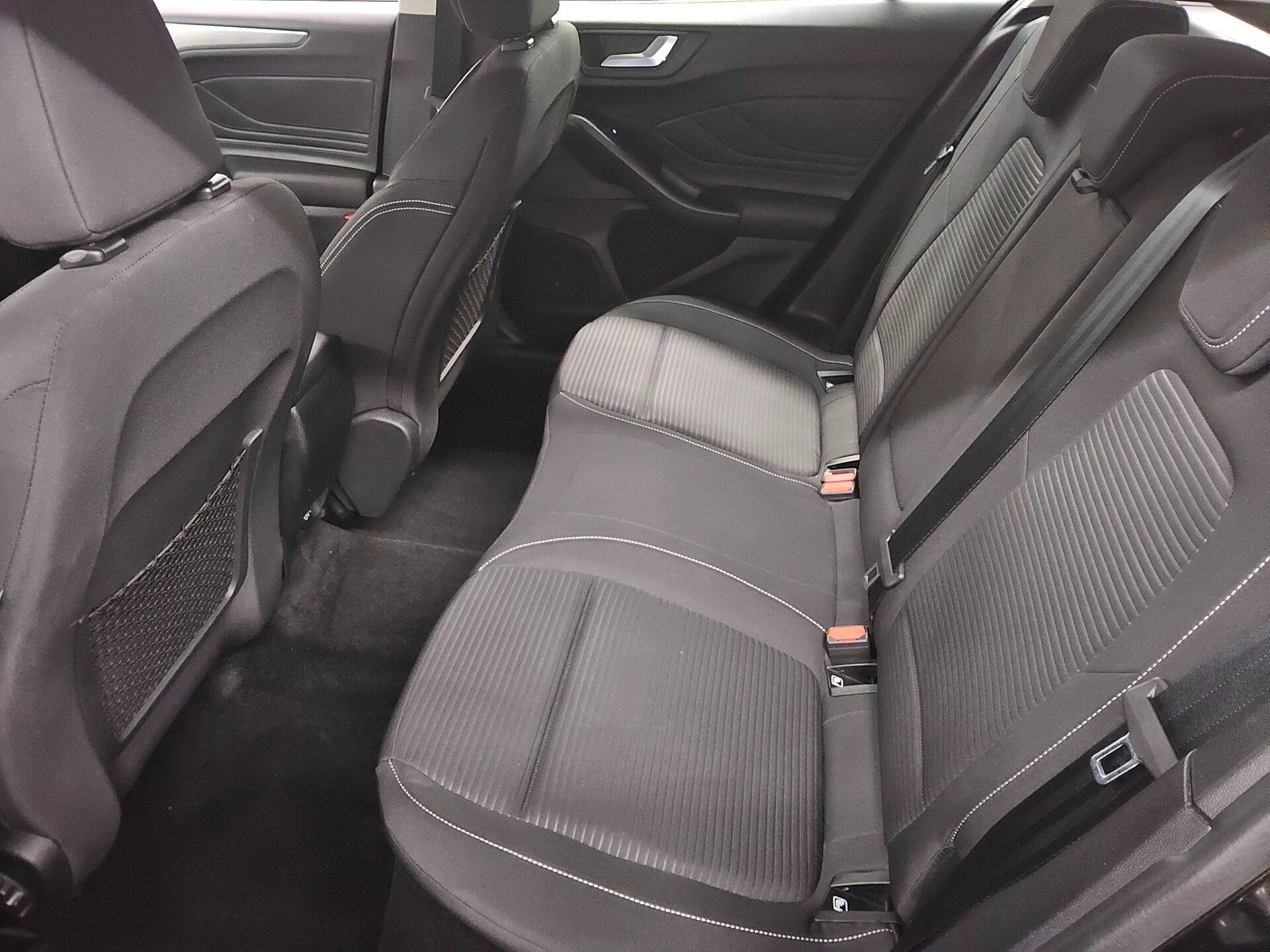 Ford Focus Turnier 1.0 EB Titanium Navi LED Tempomat 13