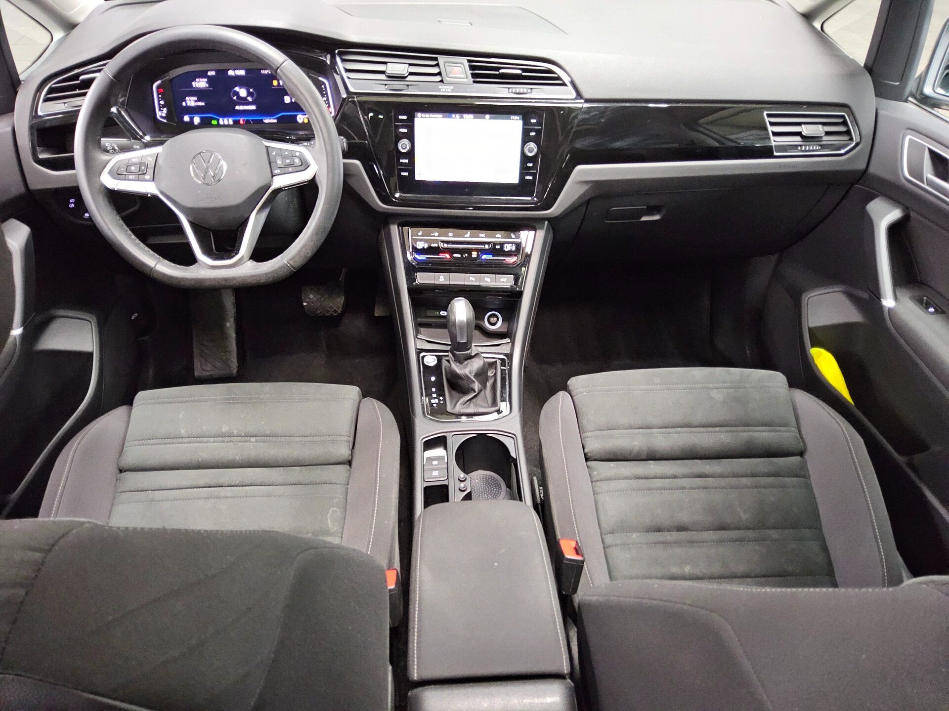 Volkswagen Touran 2.0 TDI Highline Navi LED AID Pano AHK 5