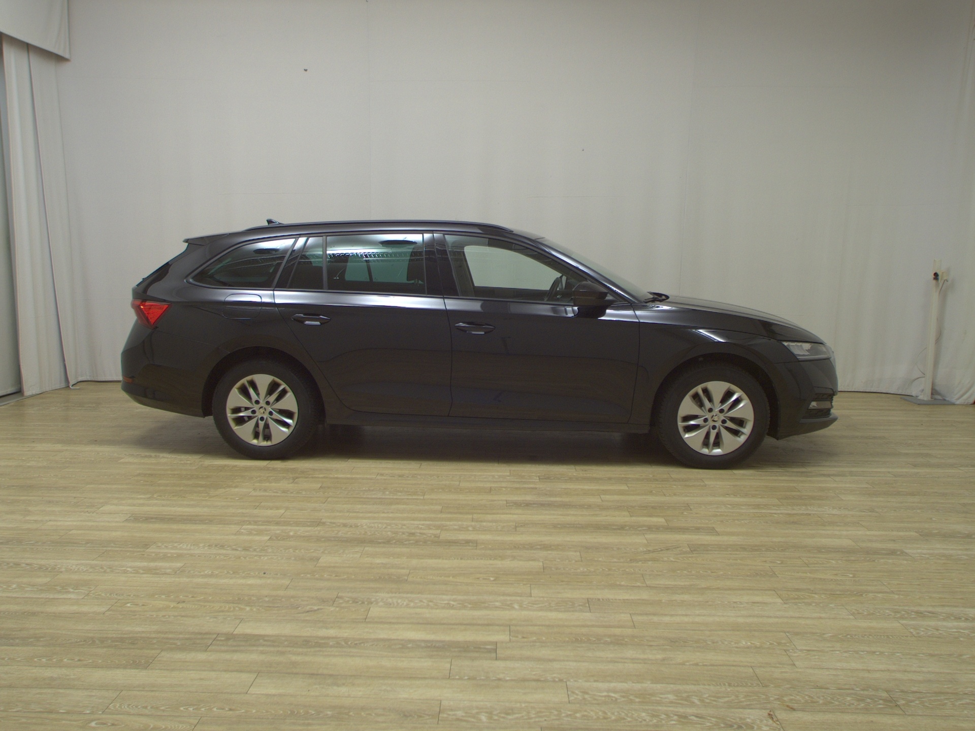 Skoda Octavia Kombi 2.0 TDI Ambition Navi LED vc AHK
