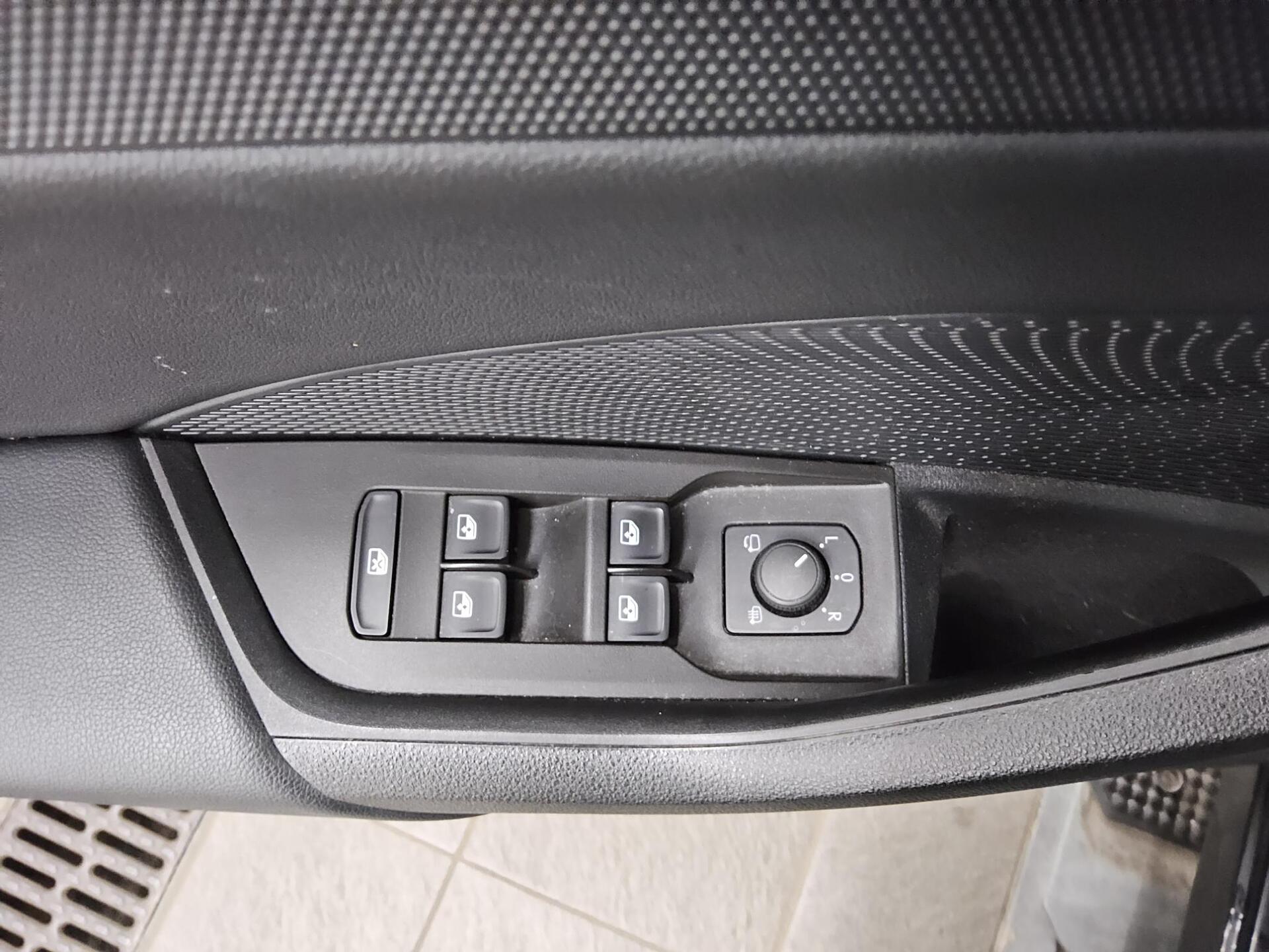 Skoda Octavia Kombi 2.0 TDI Ambition Navi LED vc AHK 10
