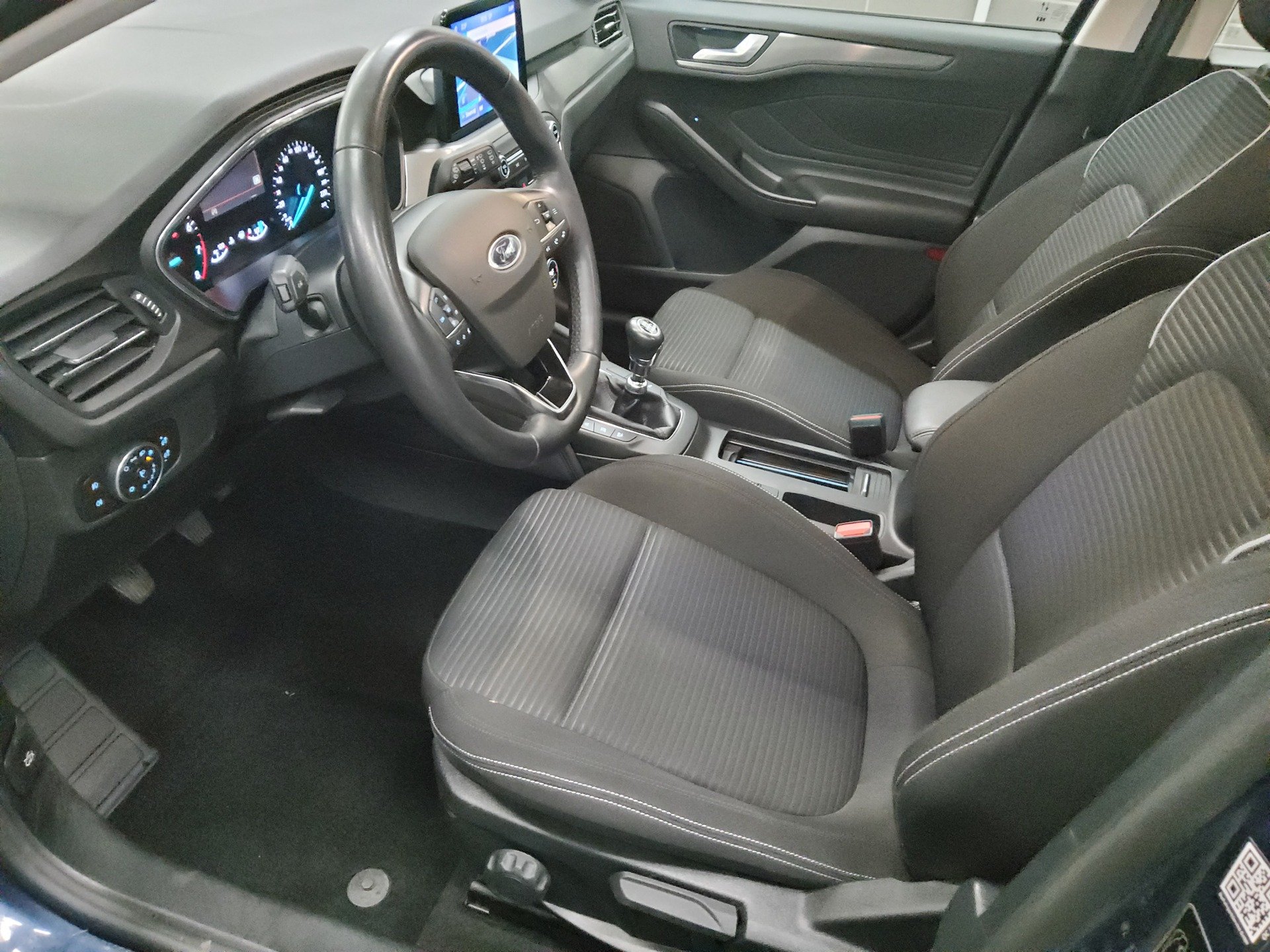 Ford Focus Turnier 1.0 EB Titanium Navi LED RfK Shz 8