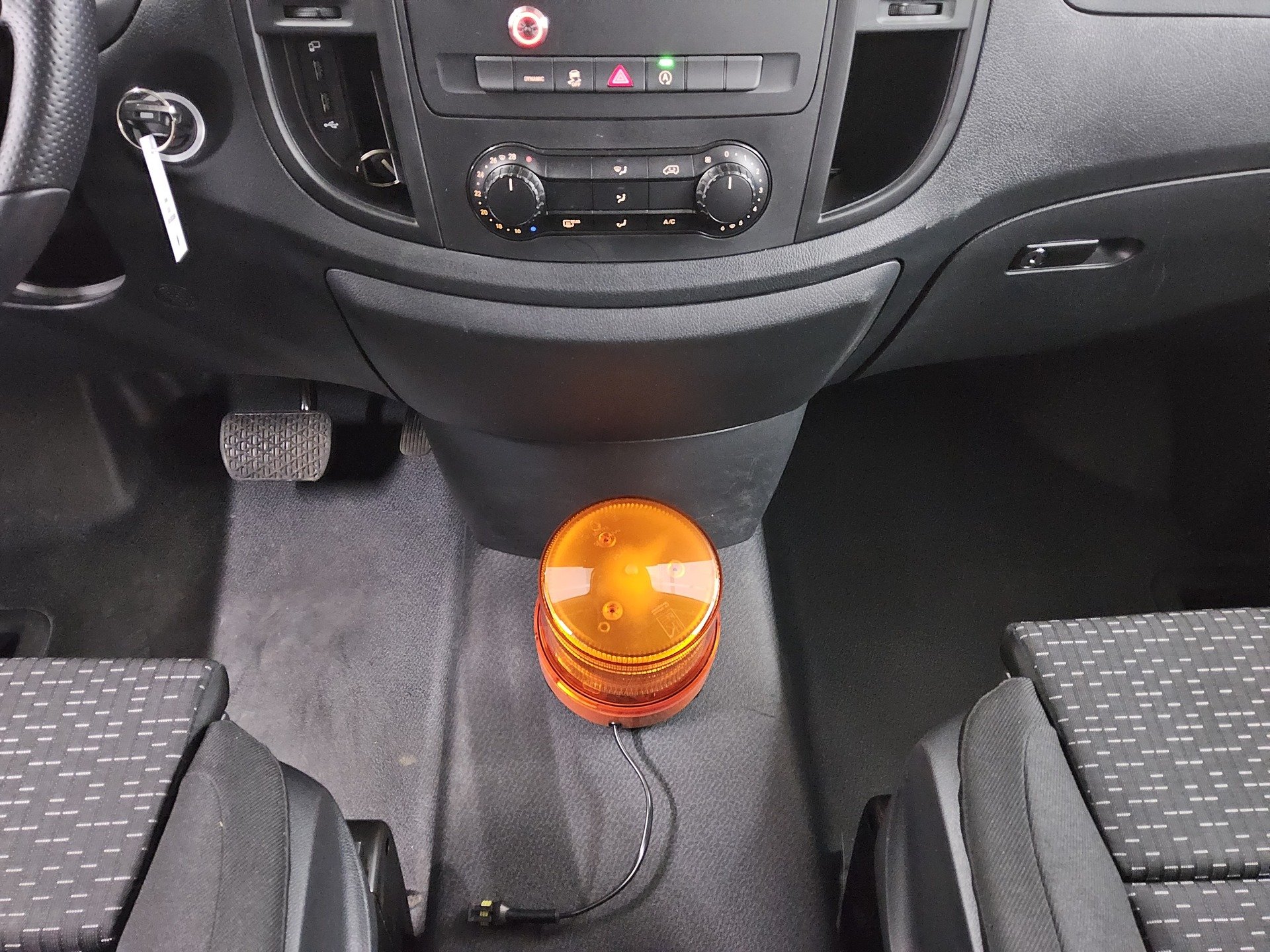 Mercedes-Benz Vito Tourer 114 CDI extralang 8-Sitze Navi RFK 6