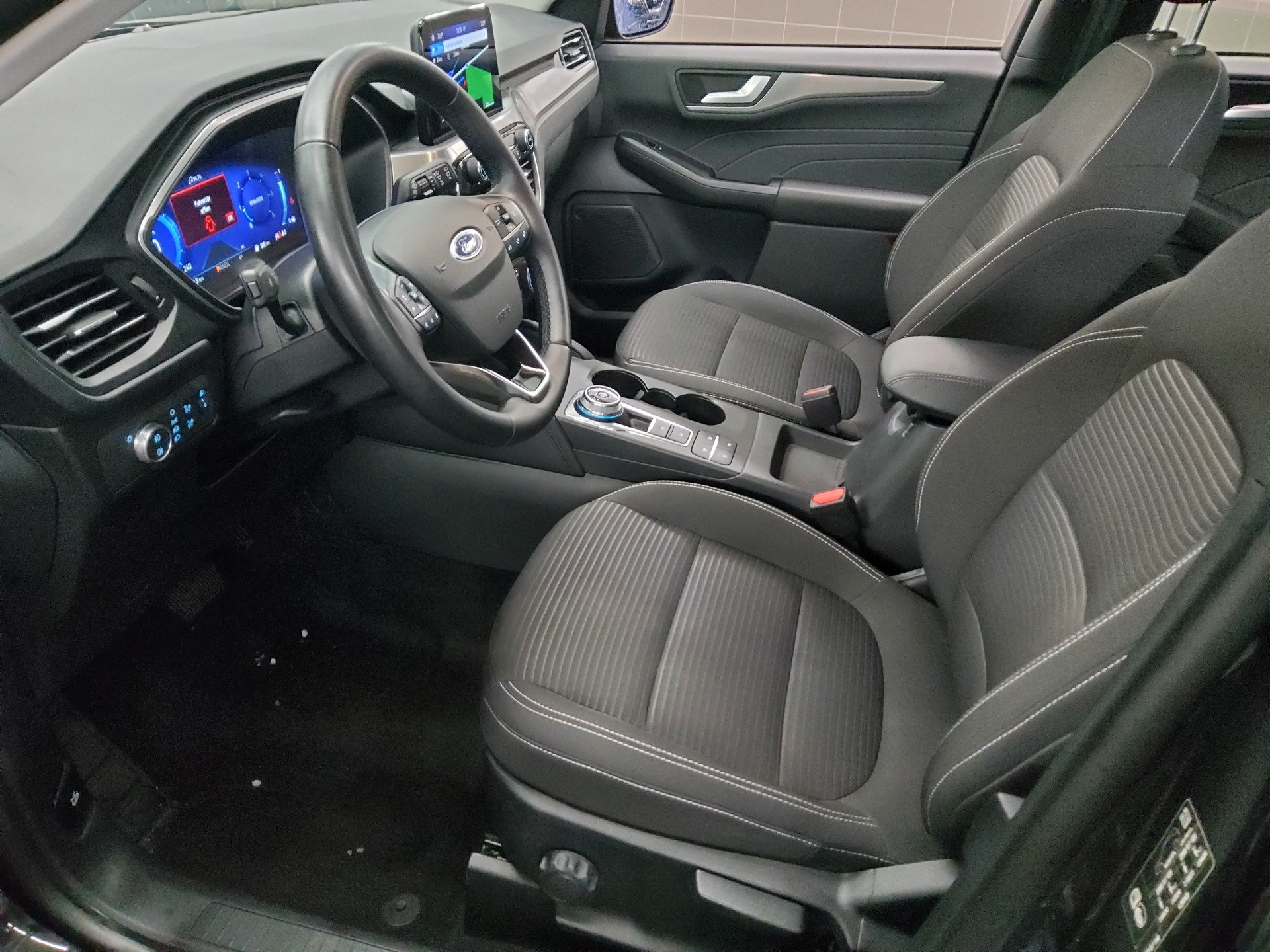 Ford Kuga 2.0 EB Titanium Navi DigiTacho RFK LED 9