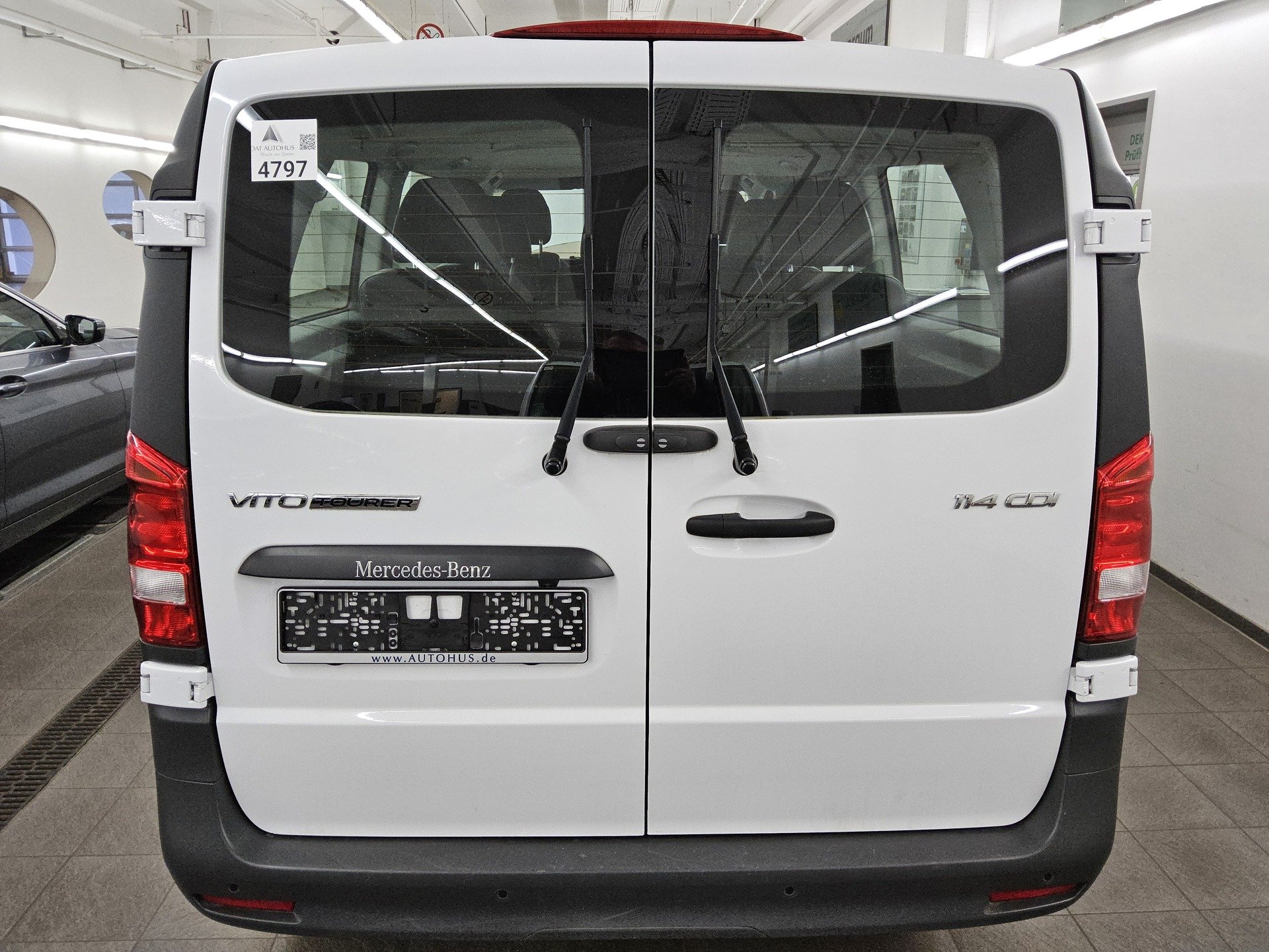 Mercedes-Benz Vito Tourer 114 CDI extralang 8-Sitze Leder Navi 10