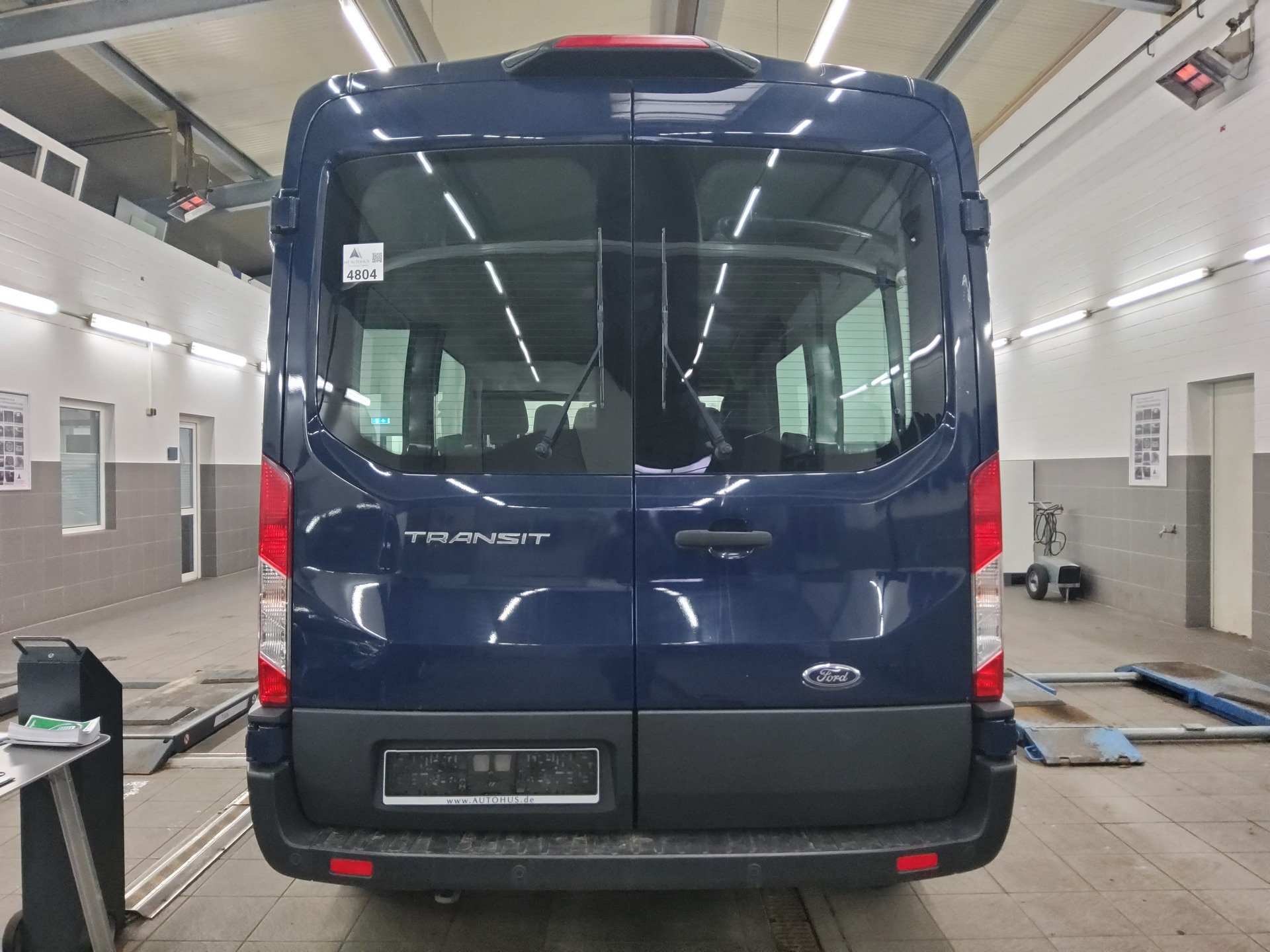 Ford Transit 2.0 TDCi FT 350 L3H2 9-Sitze Navi PDC 10