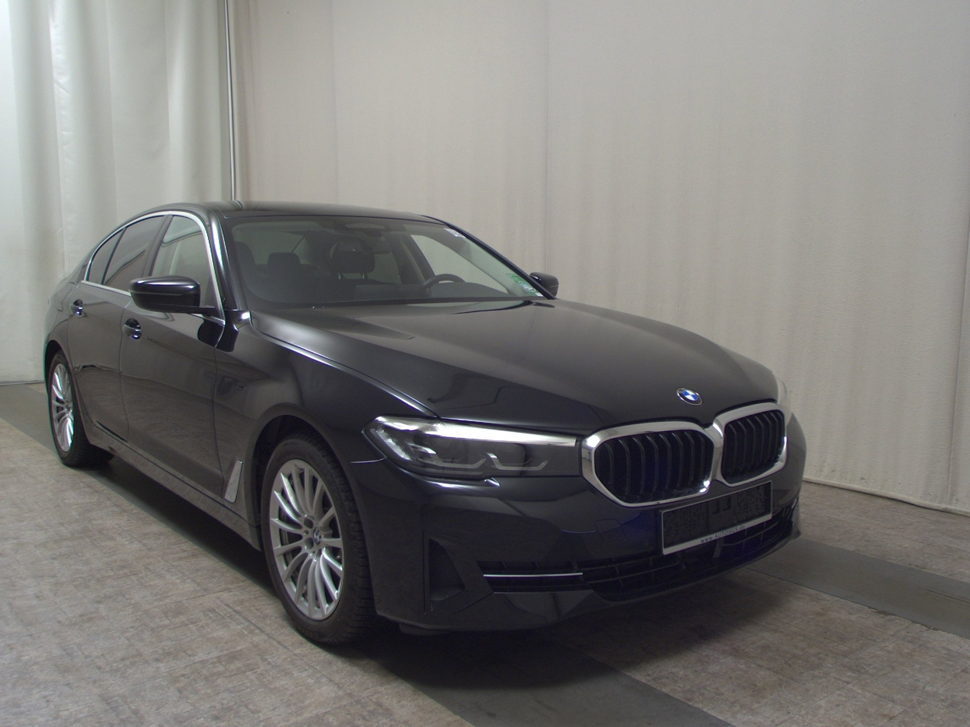BMW 520dA LED Navi LC-Pro Kamera StandHzg ACC 3