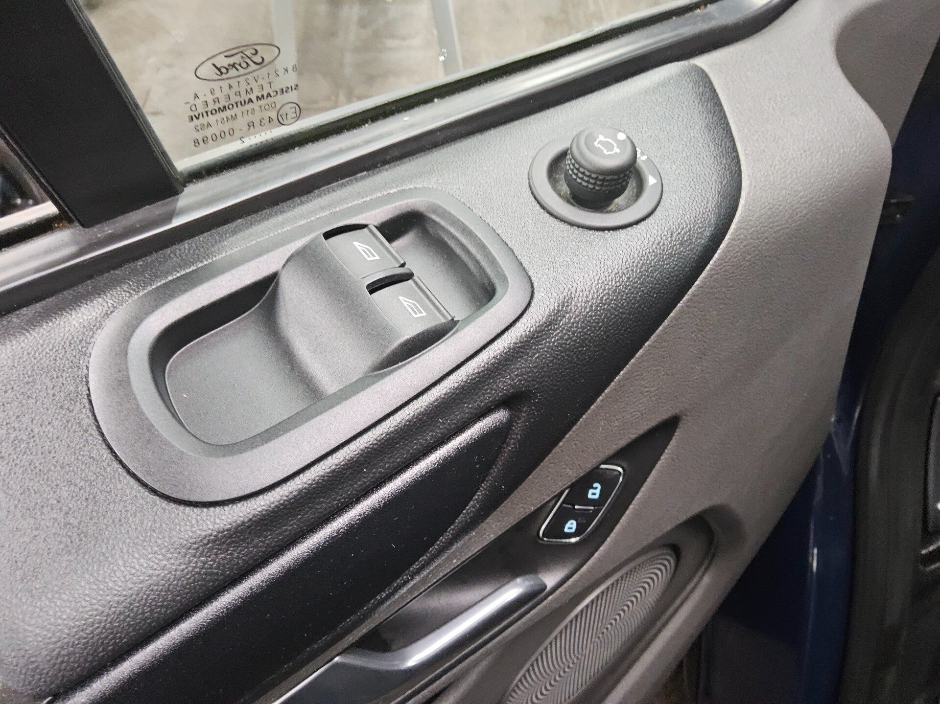 Ford Transit Custom 2.0 EB L2 Trend 8-Sitze Navi PDC 9