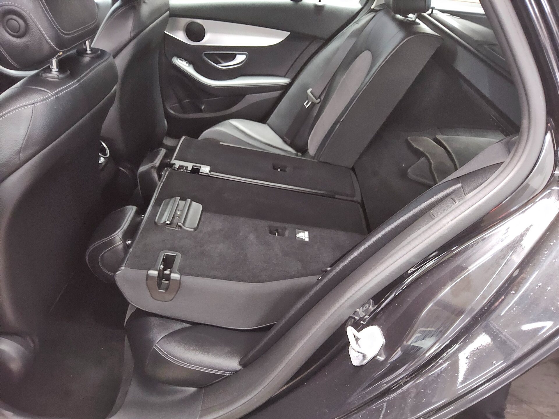 Mercedes-Benz C 200 T Avantgarde T-Leder Navi LED Kamera 12