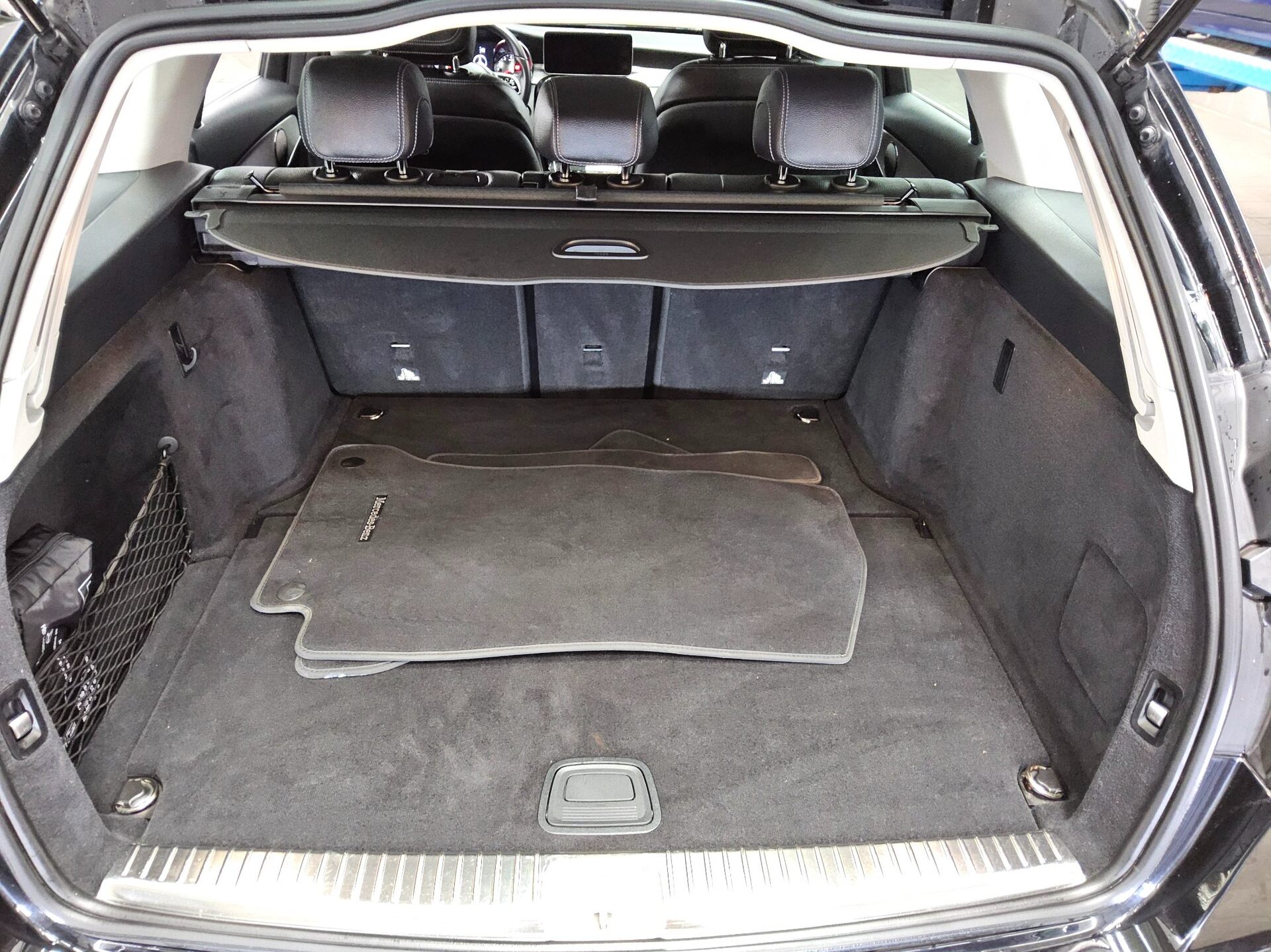 Mercedes-Benz C 200 T Avantgarde T-Leder Navi LED Kamera 11