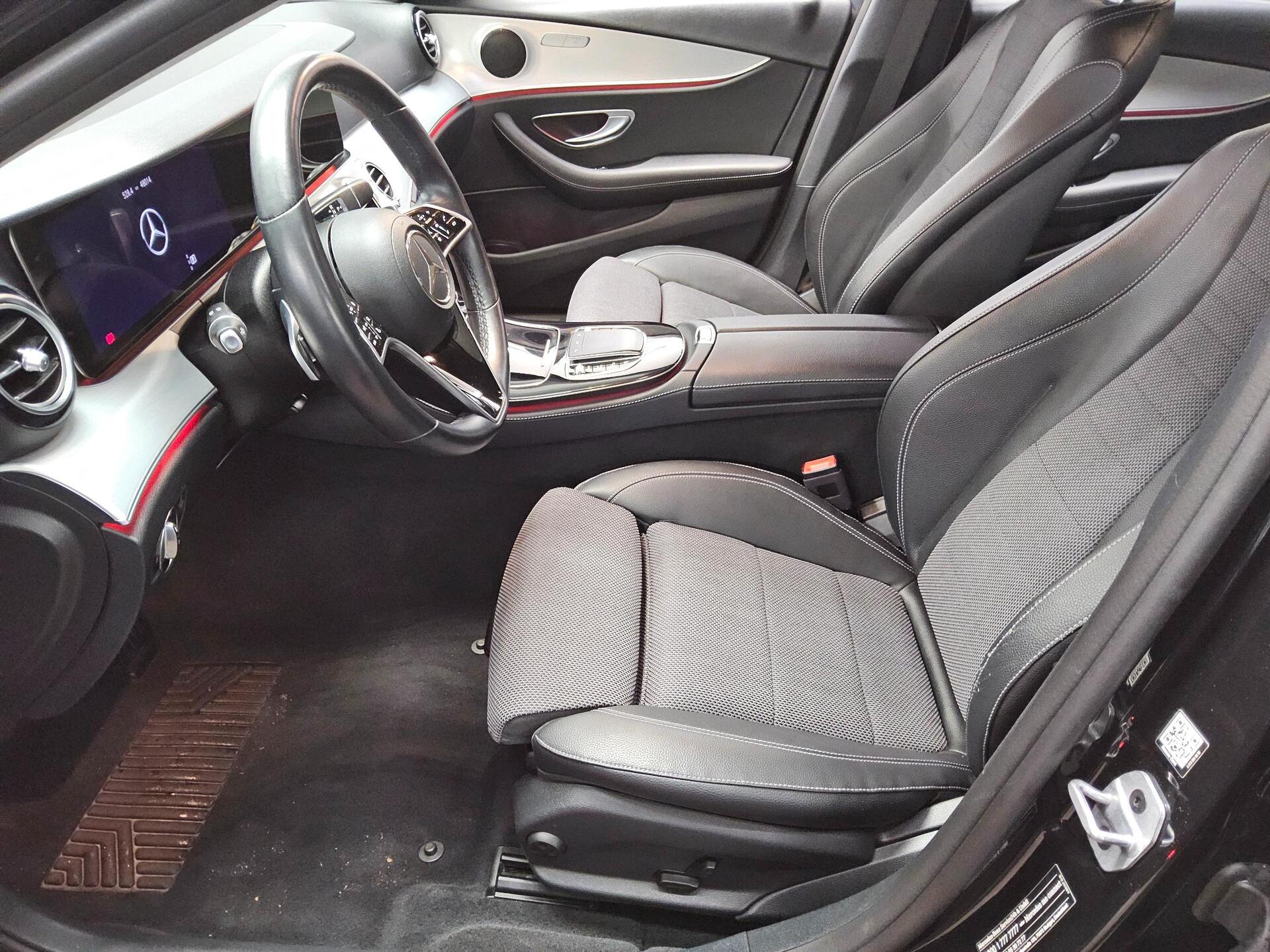 Mercedes-Benz E 220 d Avantgarde T-Leder Navi LED StHzg Distr+ 9