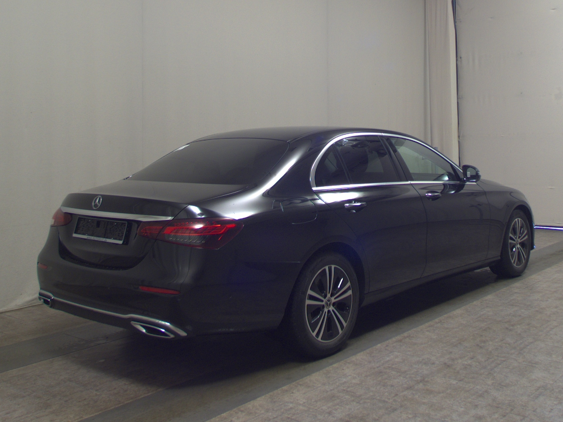 Mercedes-Benz E 220 d Avantgarde T-Leder Navi LED StHzg Distr+ 4