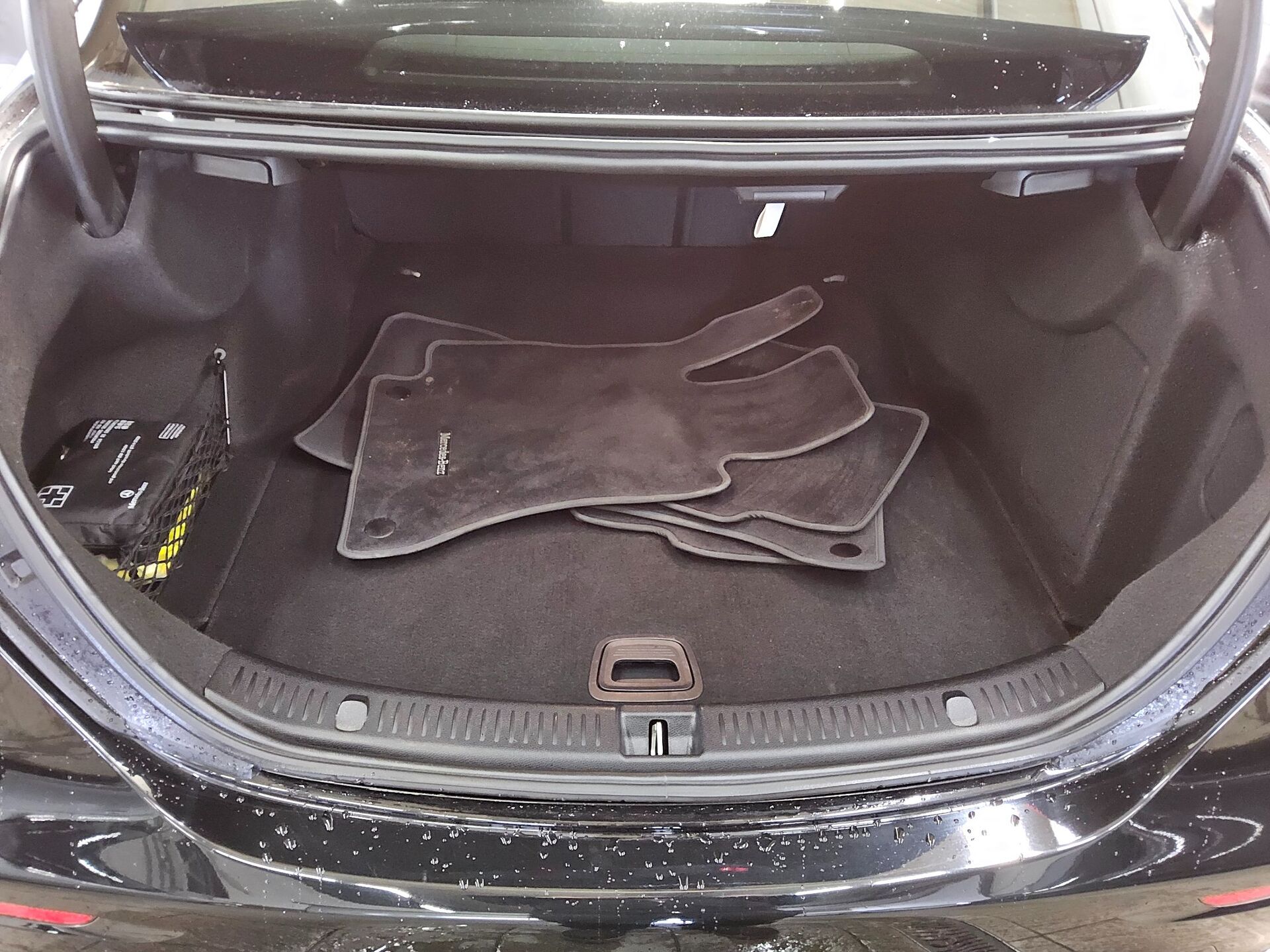 Mercedes-Benz E 220 d Avantgarde T-Leder Navi LED StHzg Distr+ 12