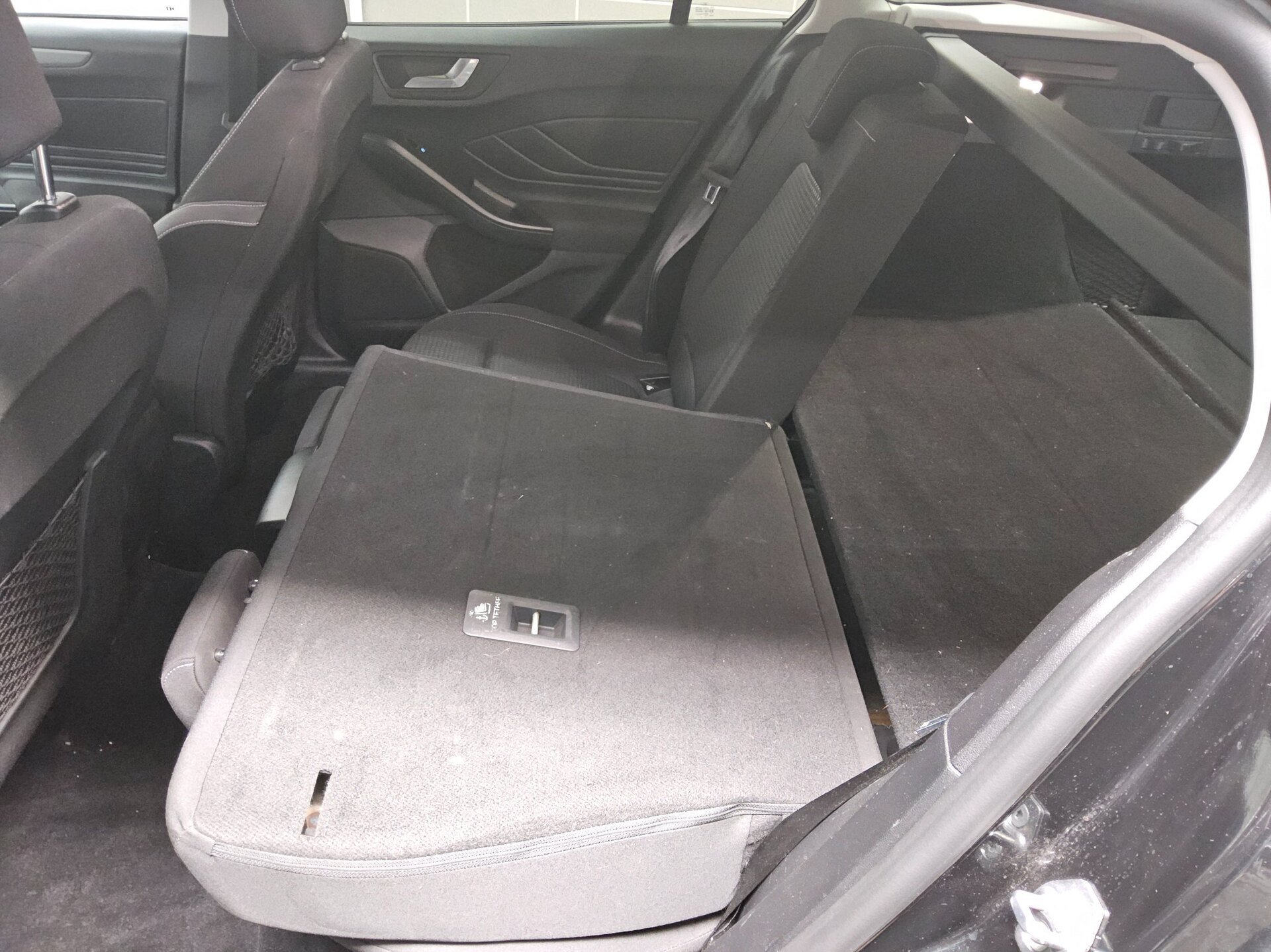 Ford Focus Turnier 1.5 EB Cool&Connect Navi LED Shz 12