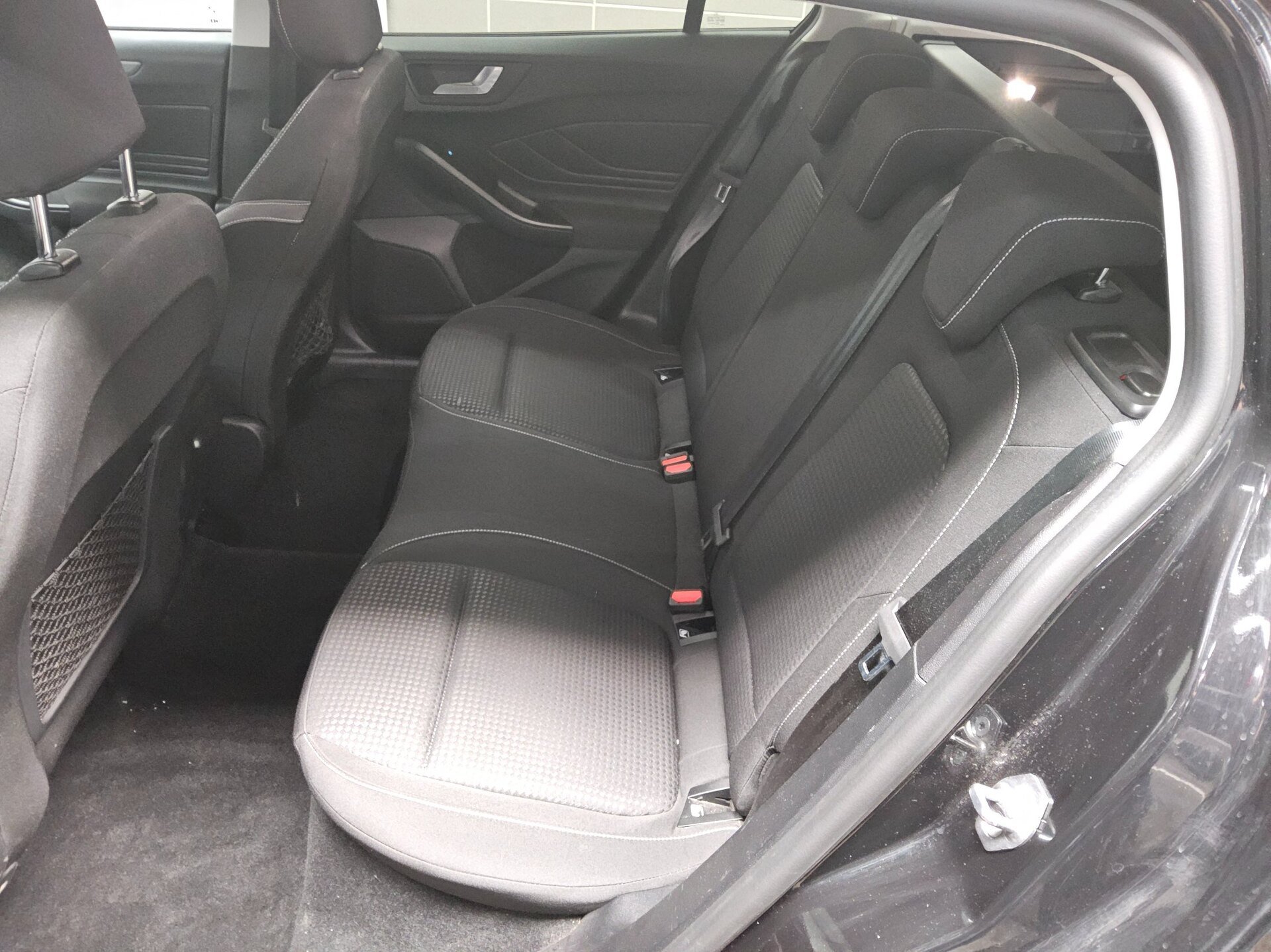 Ford Focus Turnier 1.5 EB Cool&Connect Navi LED Shz 13