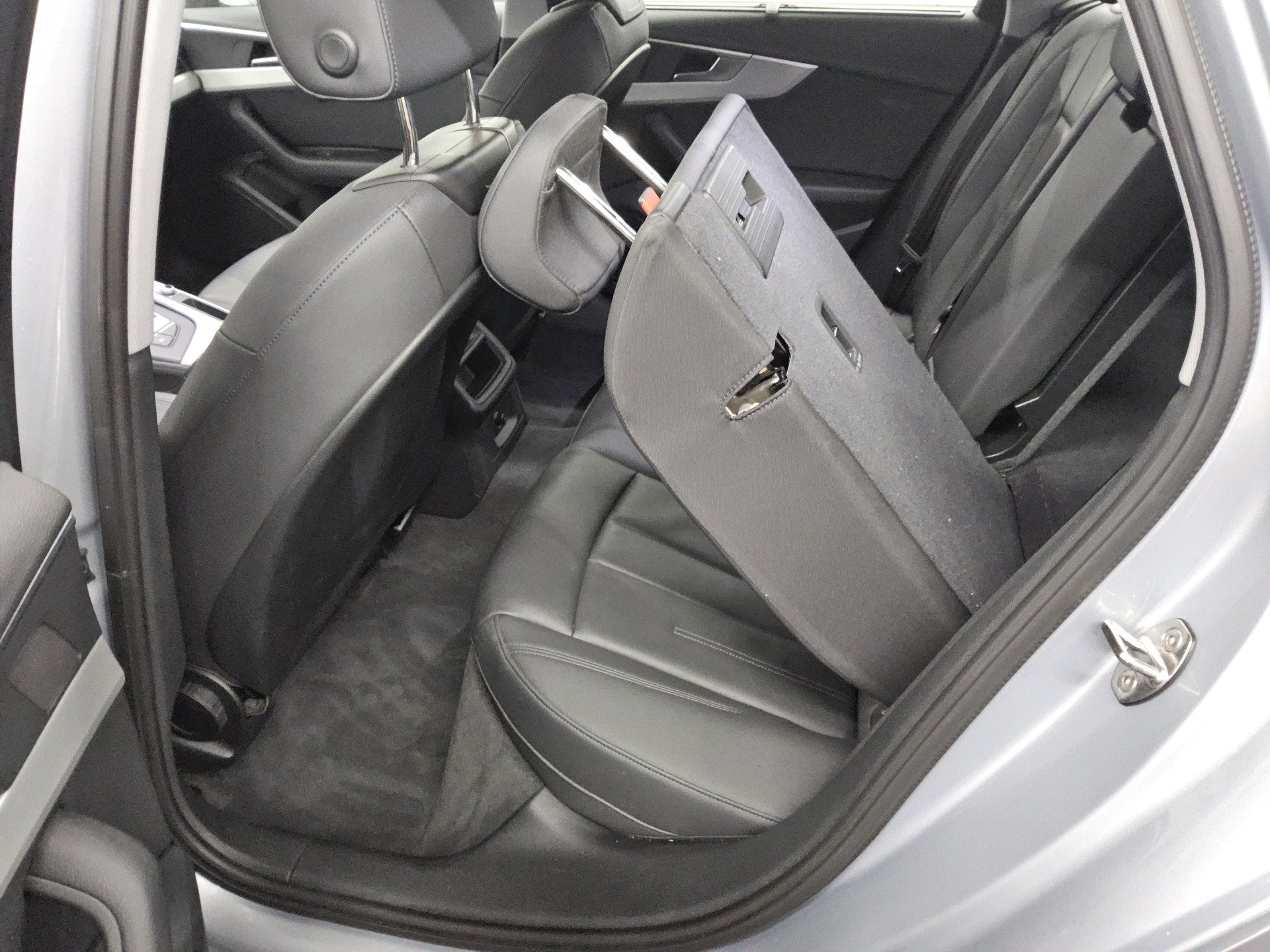 Audi A4 Avant 40 TDI Leder Navi LED PDC Shz Tempomat 13