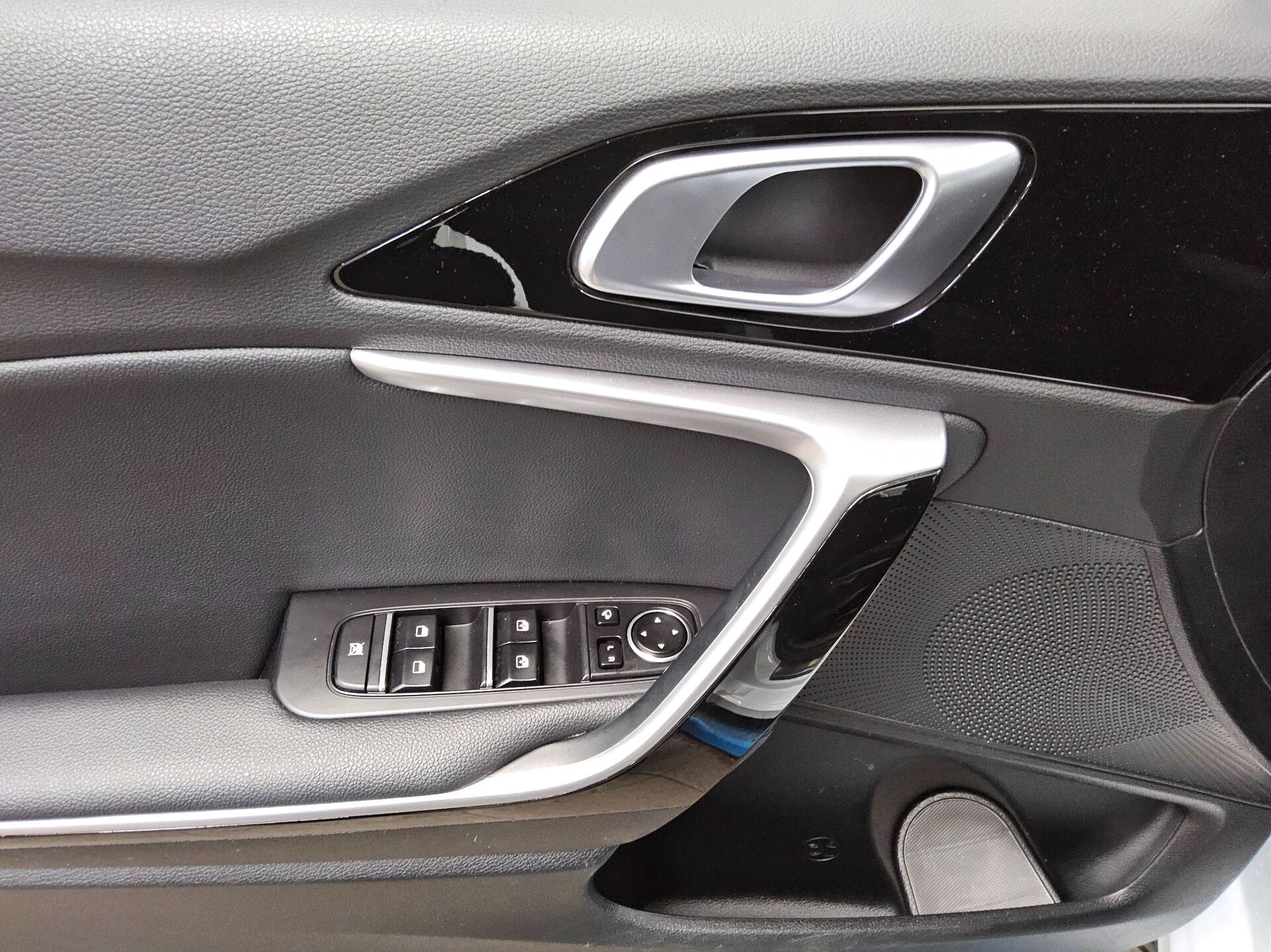 Kia cee'd 1.6 T-GDI PHEV Vision LED Shz PDC RfK 9