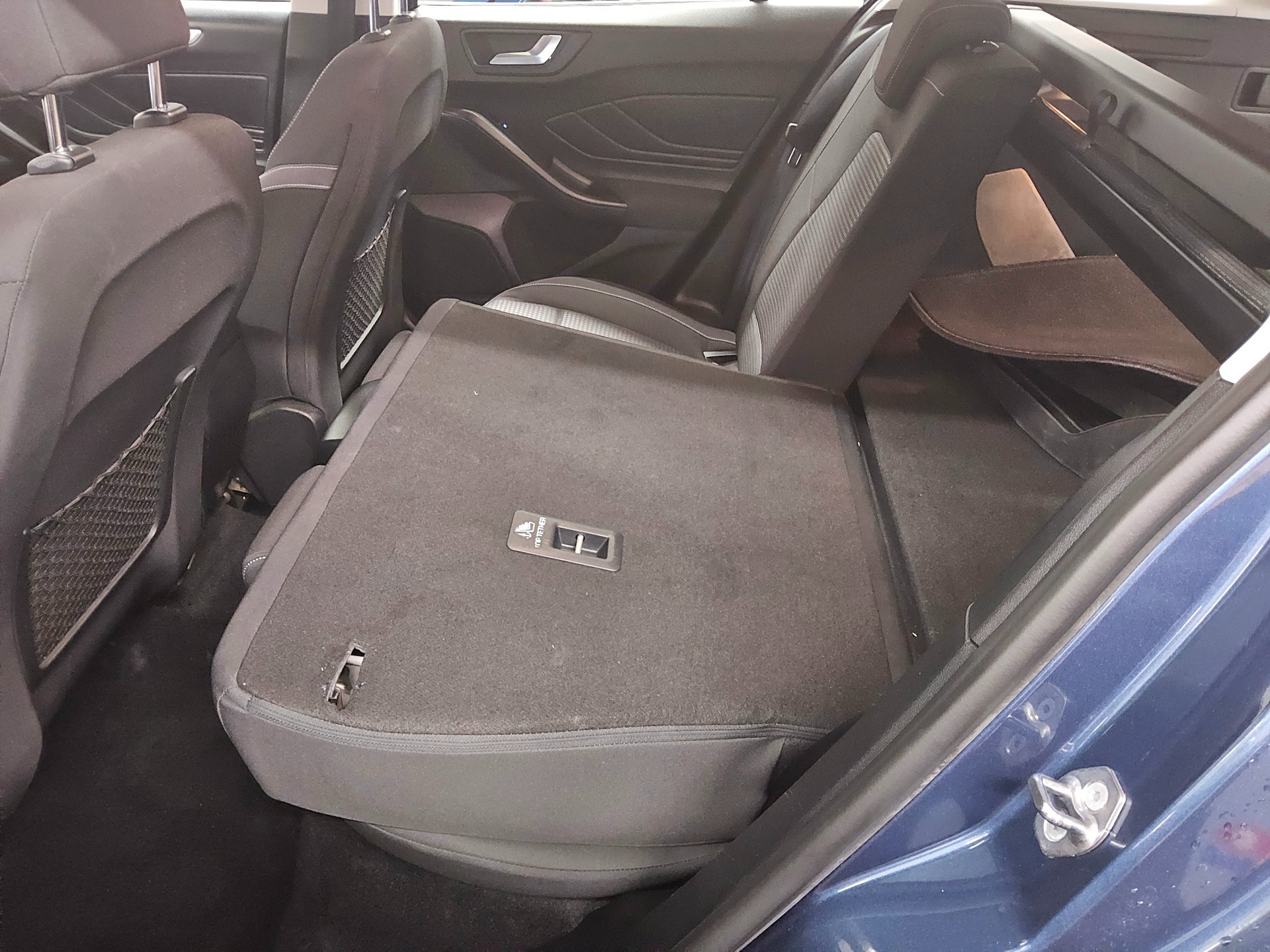 Ford Focus Turnier 1.0 EB Cool&Connect Navi LED PDC 12