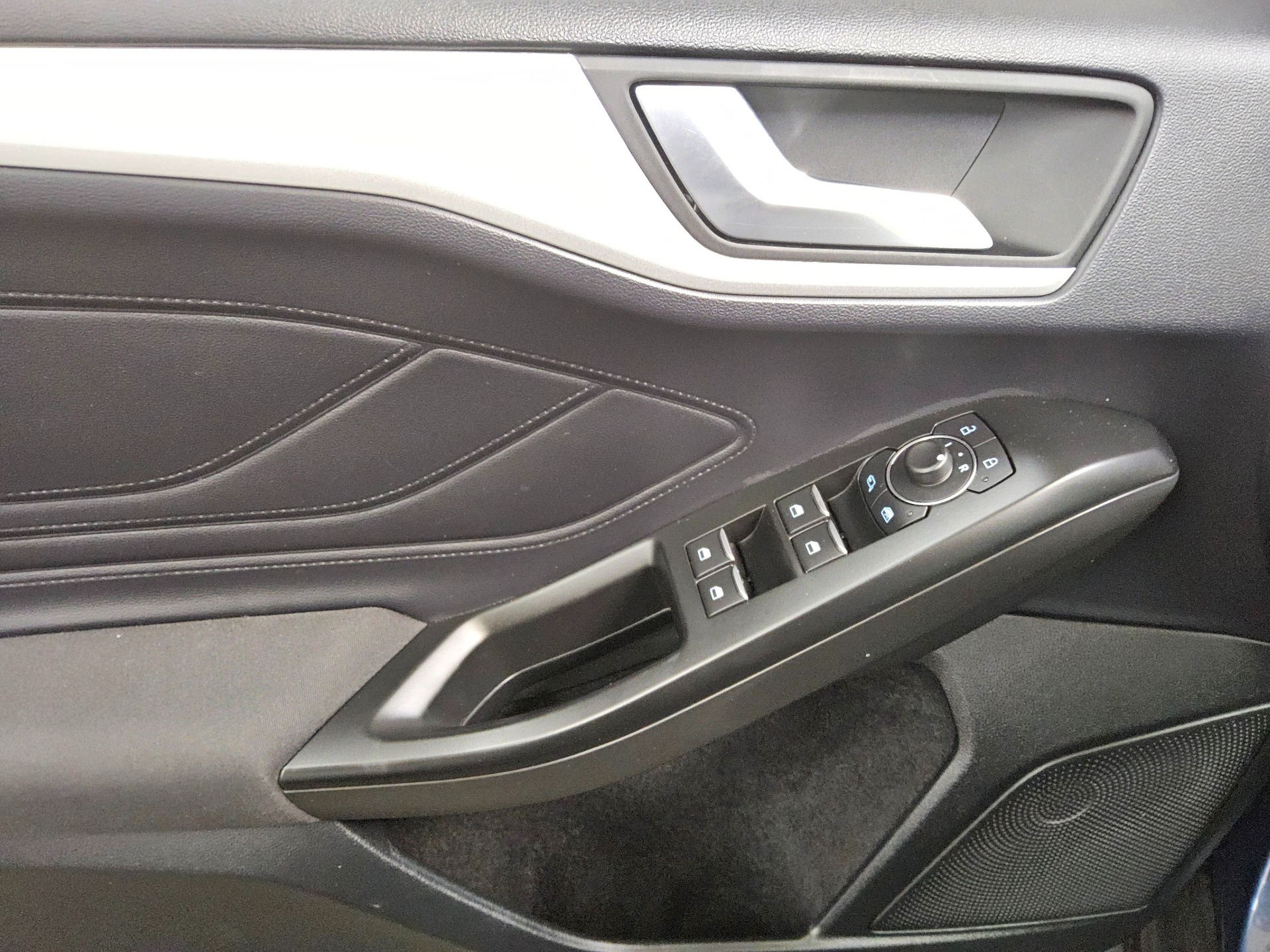 Ford Focus Turnier 1.0 EB Cool&Connect Navi LED PDC 9