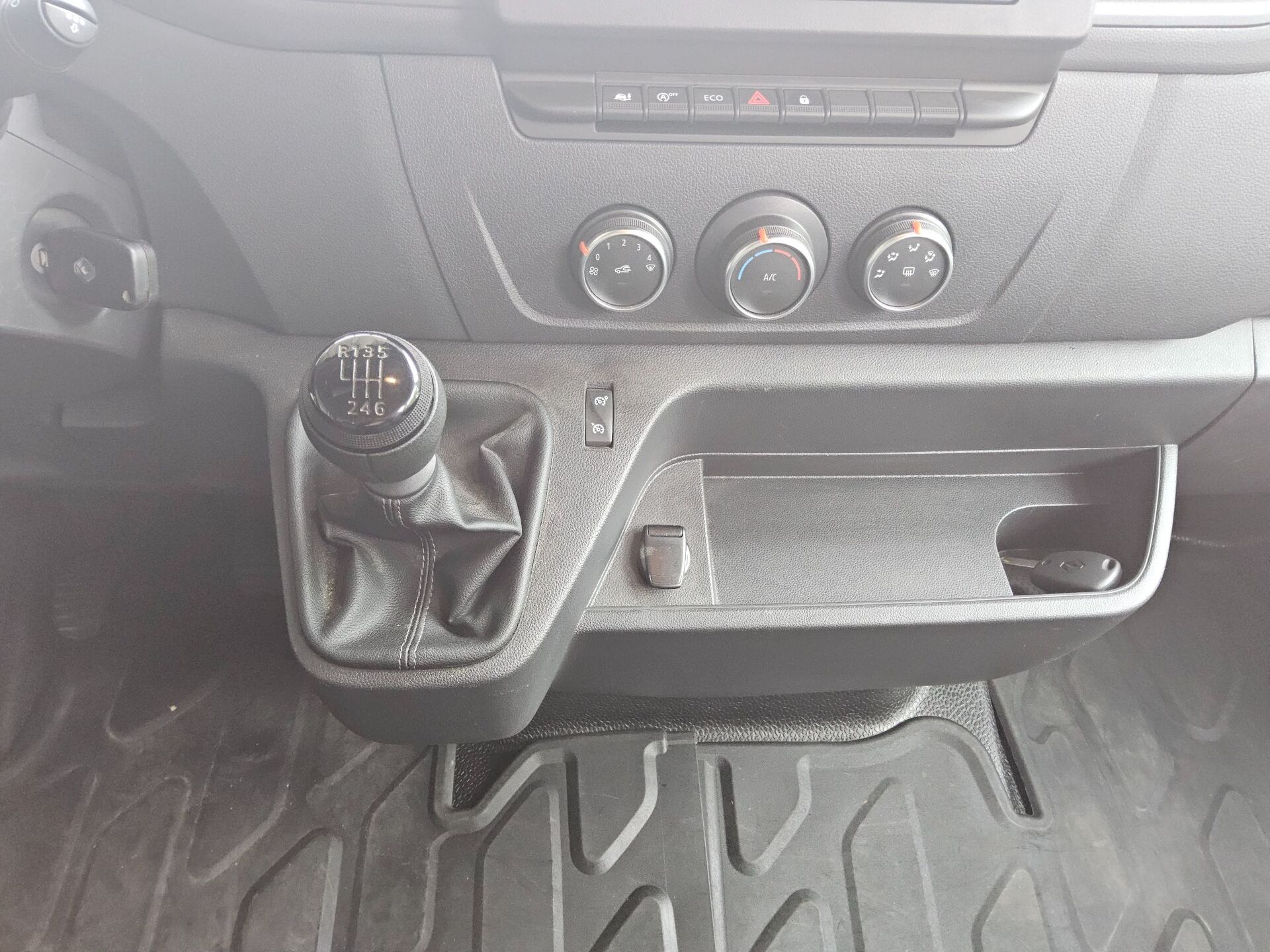 Renault Master L3H2 2.3 dCi Kasten 7-Sitzer AUX-IN LED 6