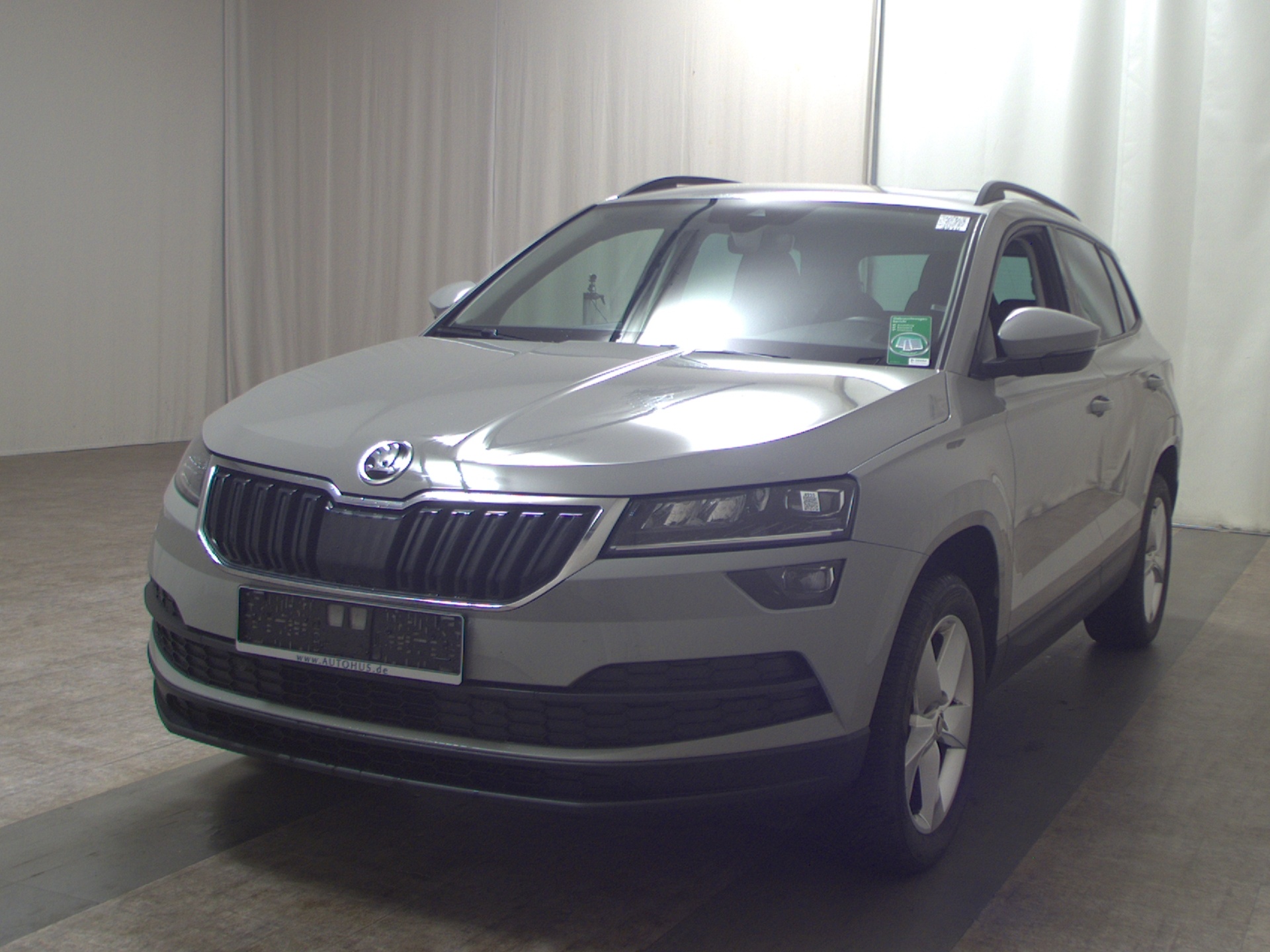 Skoda Karoq 2.0 TDI Ambition Navi LED Pano ACC PDC Shz 2