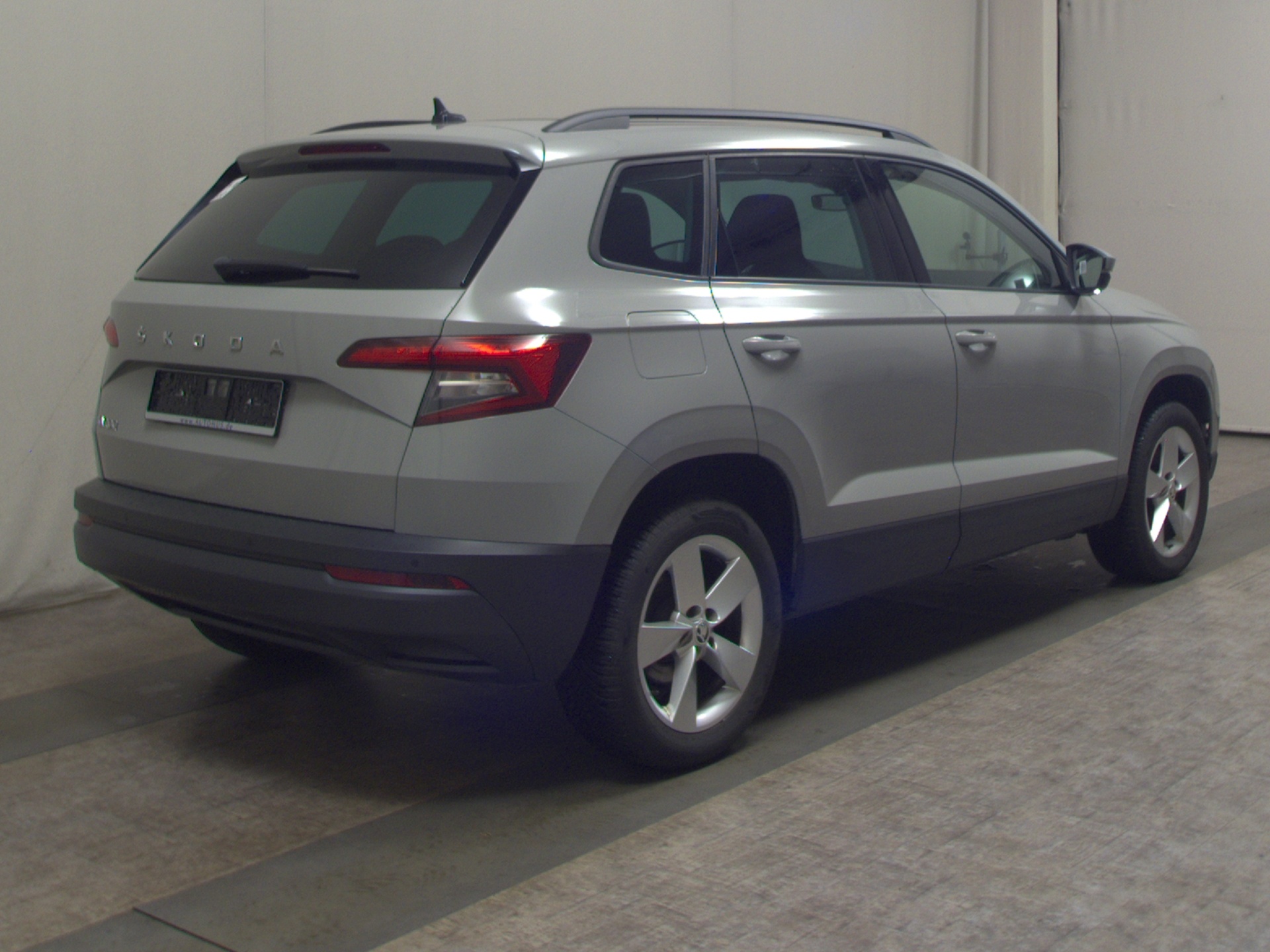Skoda Karoq 2.0 TDI Ambition Navi LED Pano ACC PDC Shz 4