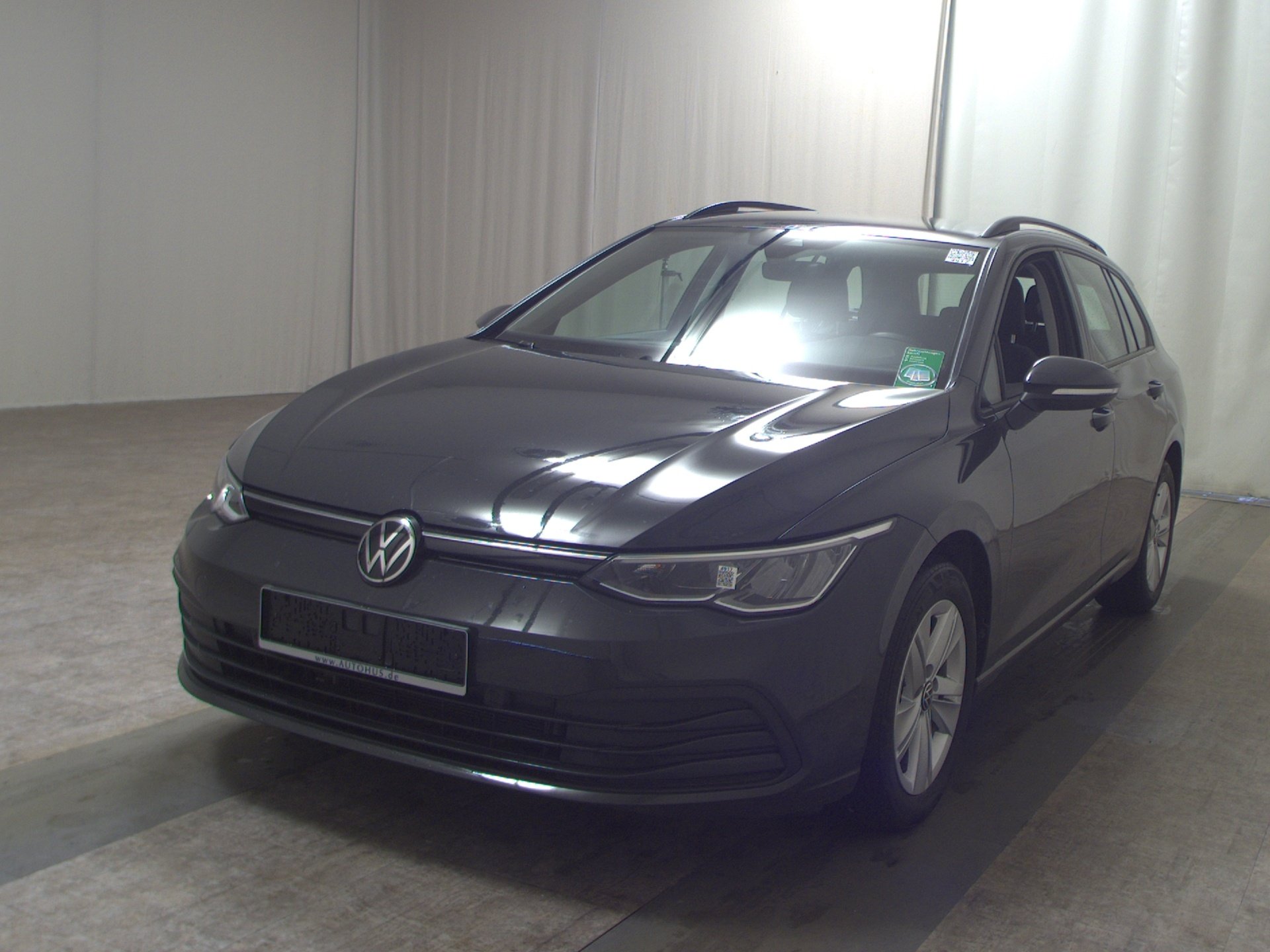 Volkswagen Golf-8 Var. 2.0 TDI Life Navi LED AID PDC Shz 2