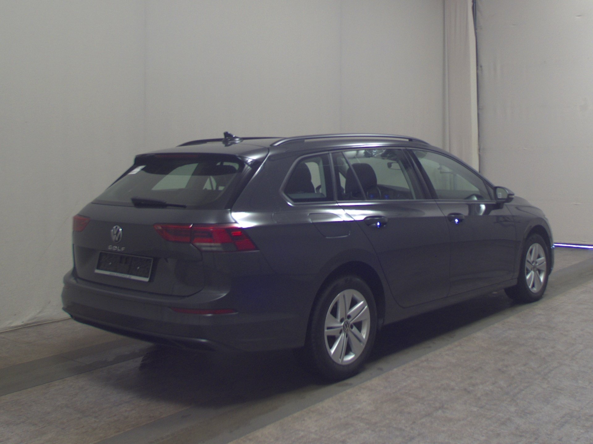 Volkswagen Golf-8 Var. 2.0 TDI Life Navi LED AID PDC Shz 4
