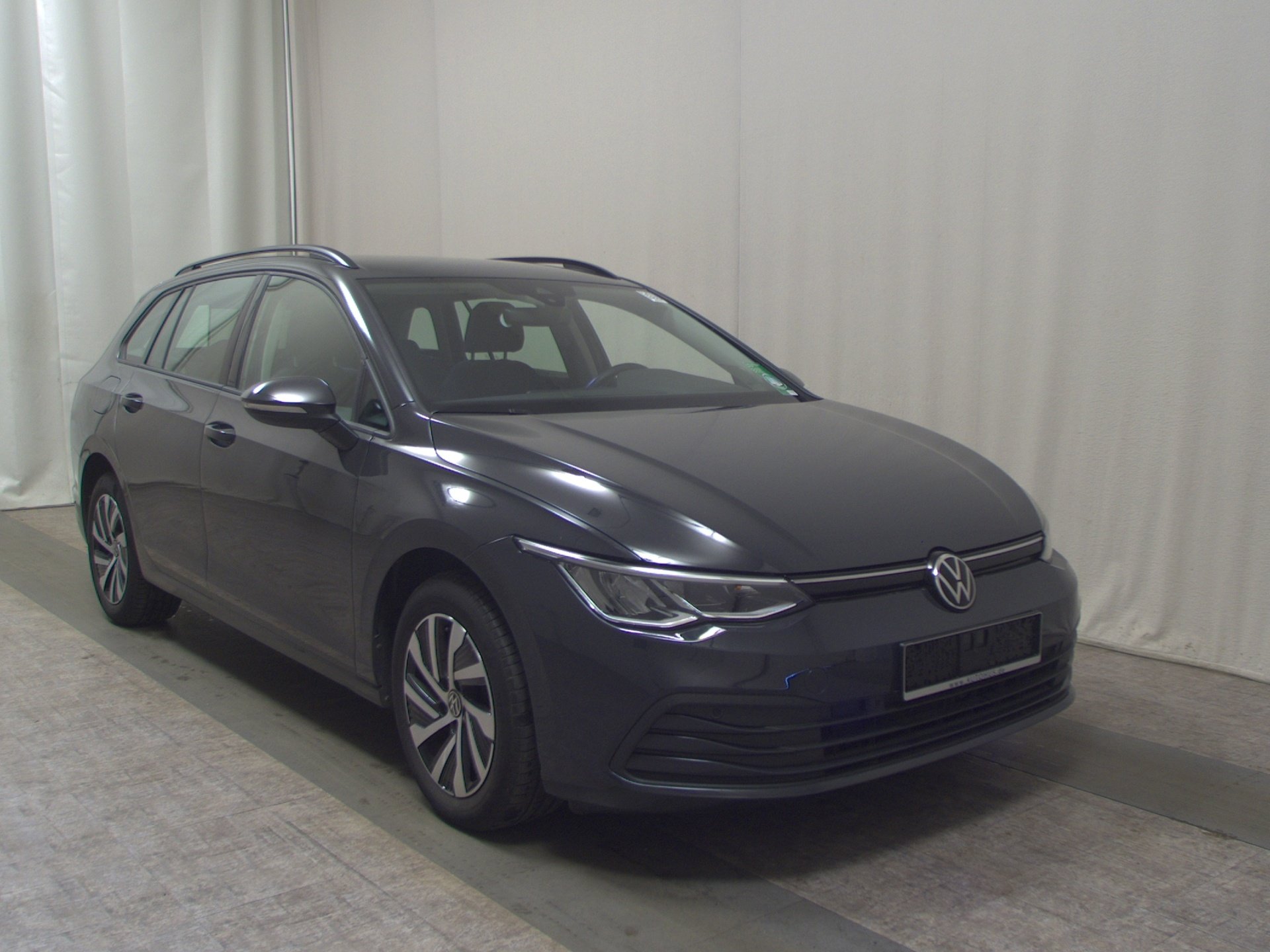 Volkswagen Golf-8 Var. 2.0 TDI Life Navi LED AID H/K Sound 3