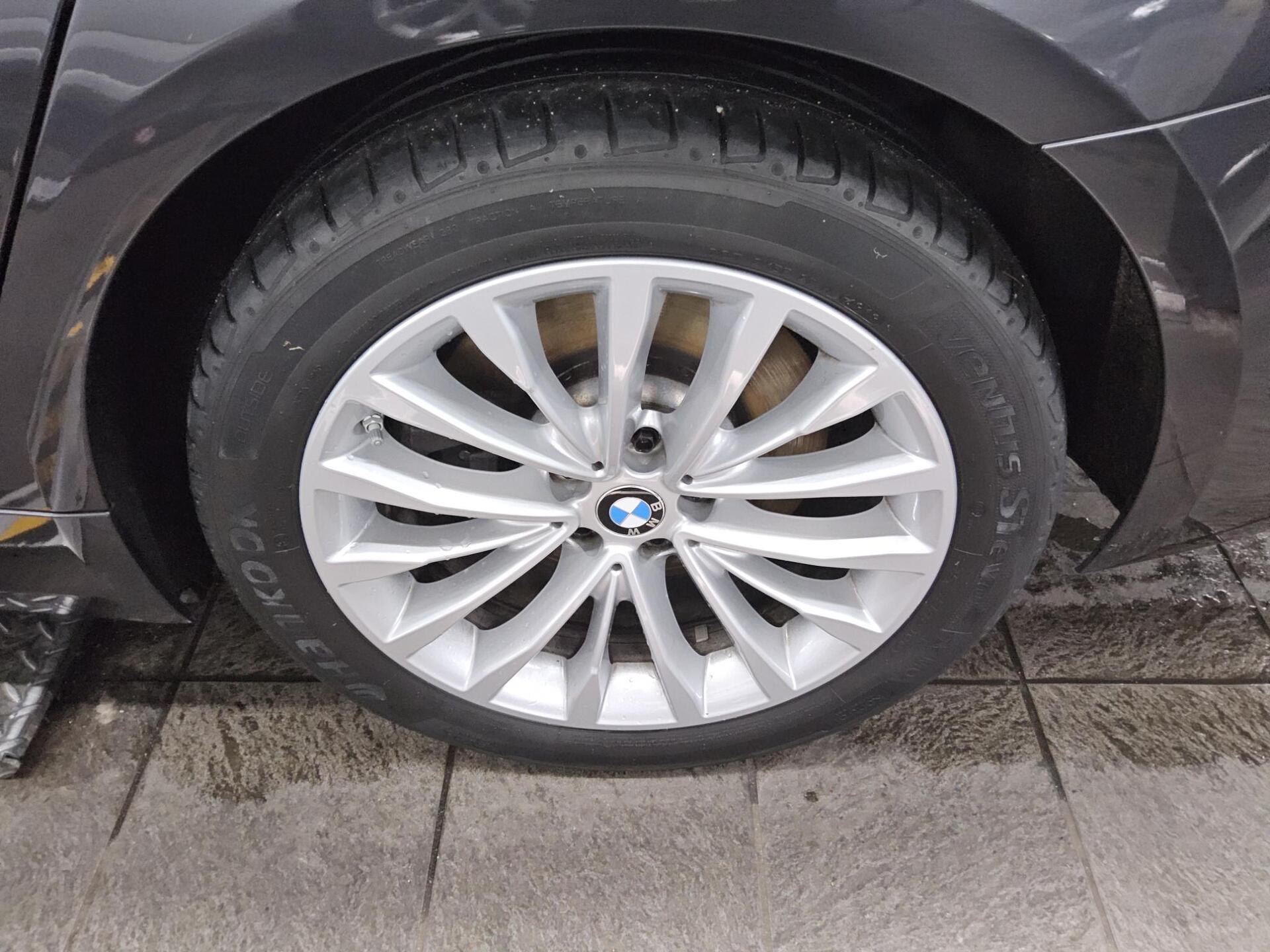 BMW 530dA Touring xDr Luxury-Line Navi HuD H/K LED 11