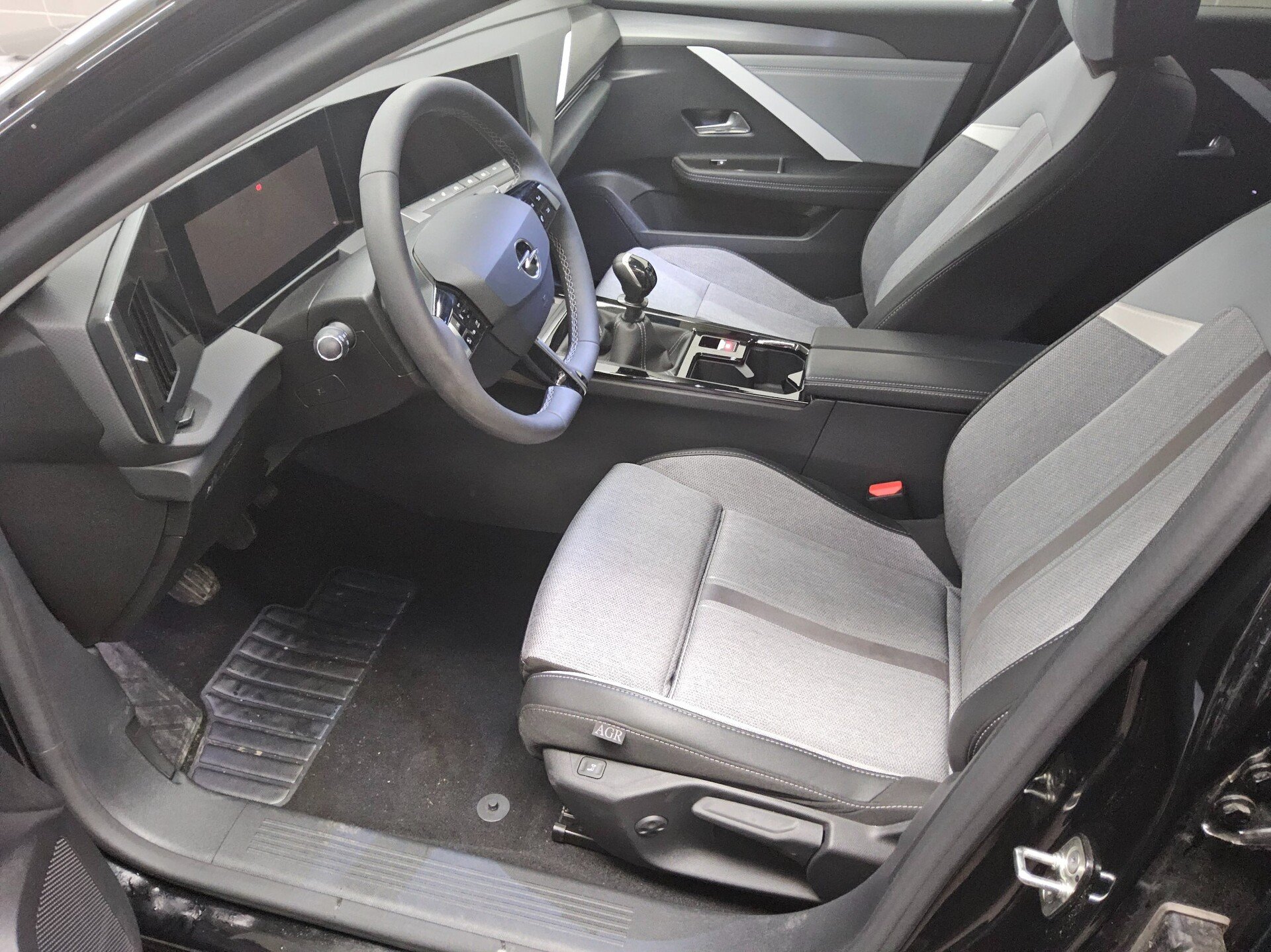Opel Astra ST 1.2 Turbo Elegance T-Leder LED RfK PDC 9