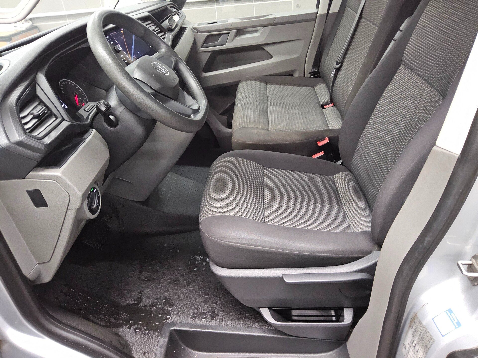 Volkswagen T6.1 Transporter 2.0 TDI 3-Sitze Navi AHK PDC 8