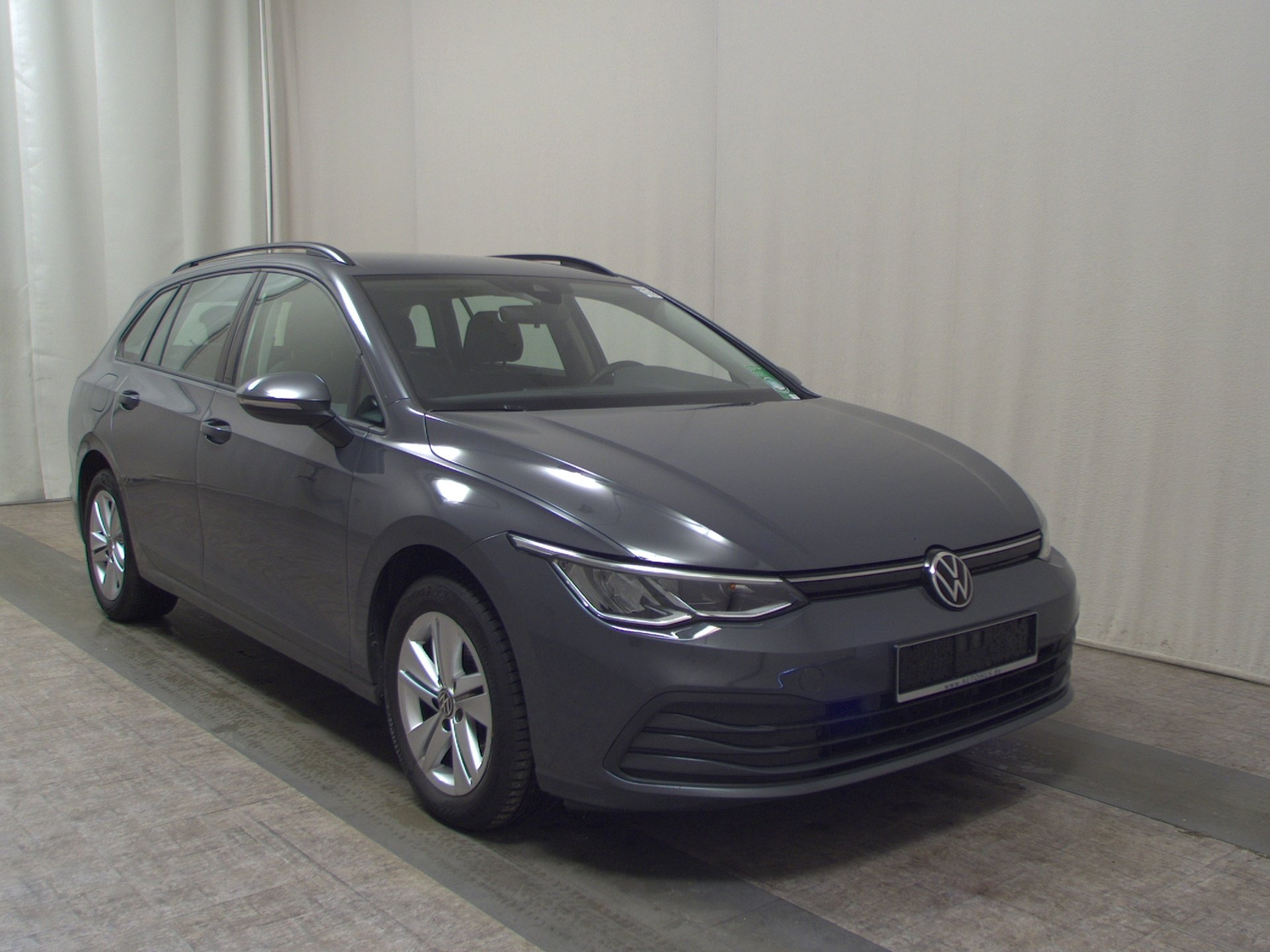 Volkswagen Golf-8 Var. 2.0 TDI Life Navi LED DC ACC PDC SHZ 3