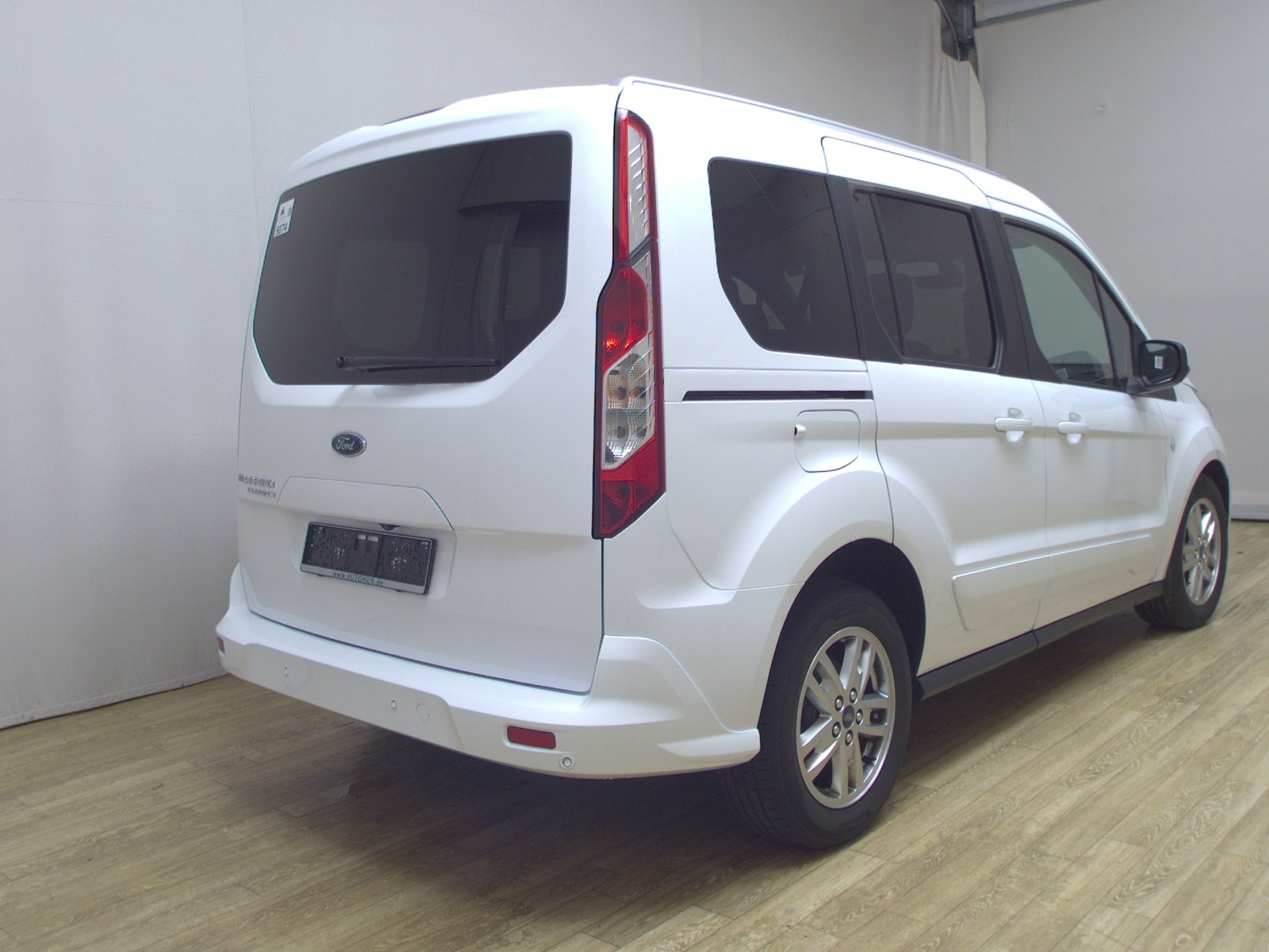 Ford Tourneo Connect 1.5 EB Titanium 5-Sitze Nav Pano 4