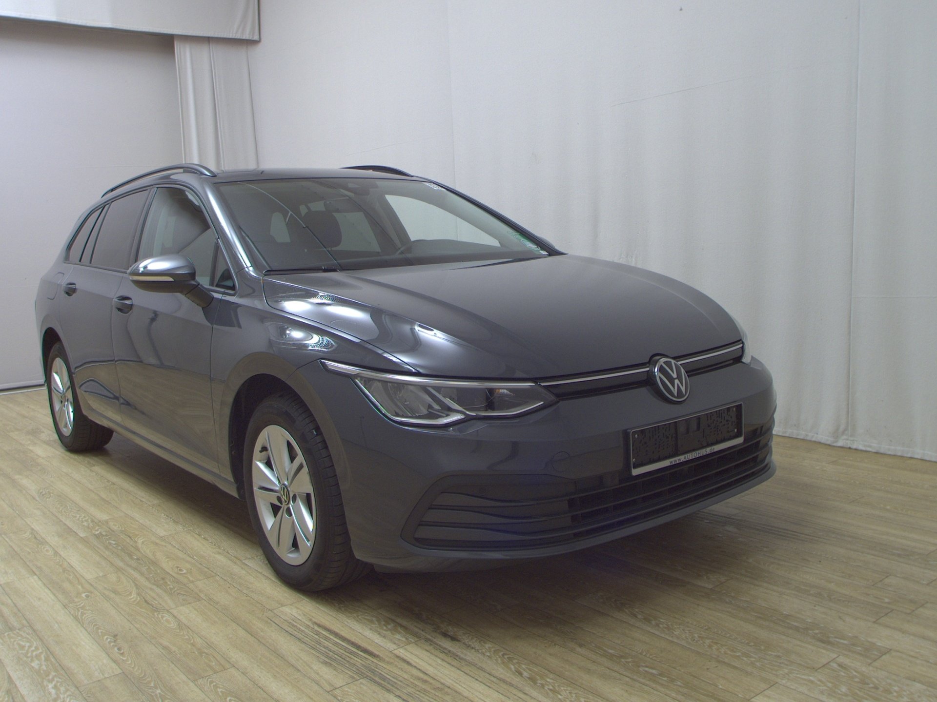 Volkswagen Golf-8 Var. 2.0 TDI Life Navi LED AID ACC Shz 3