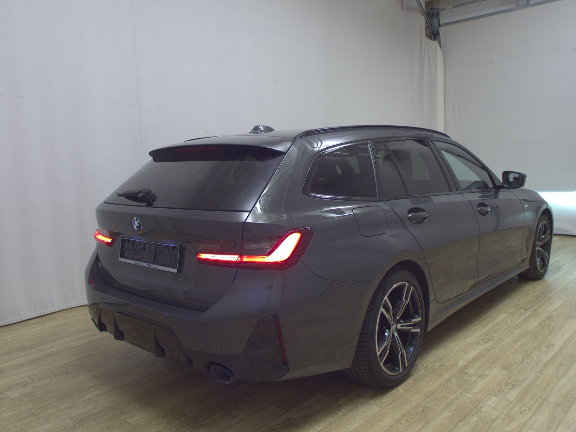 BMW 320dA Touring M-Sport Leder Navi LED Curved LC 4