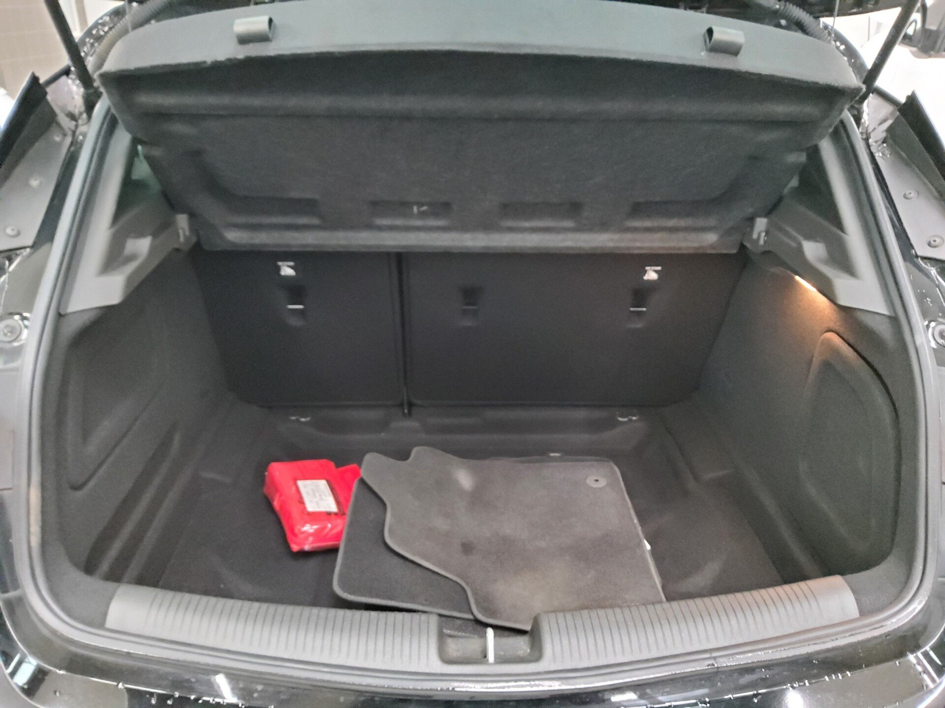 Opel Astra 1.5 D Elegance T-Leder Navi LED RfK Shz 11