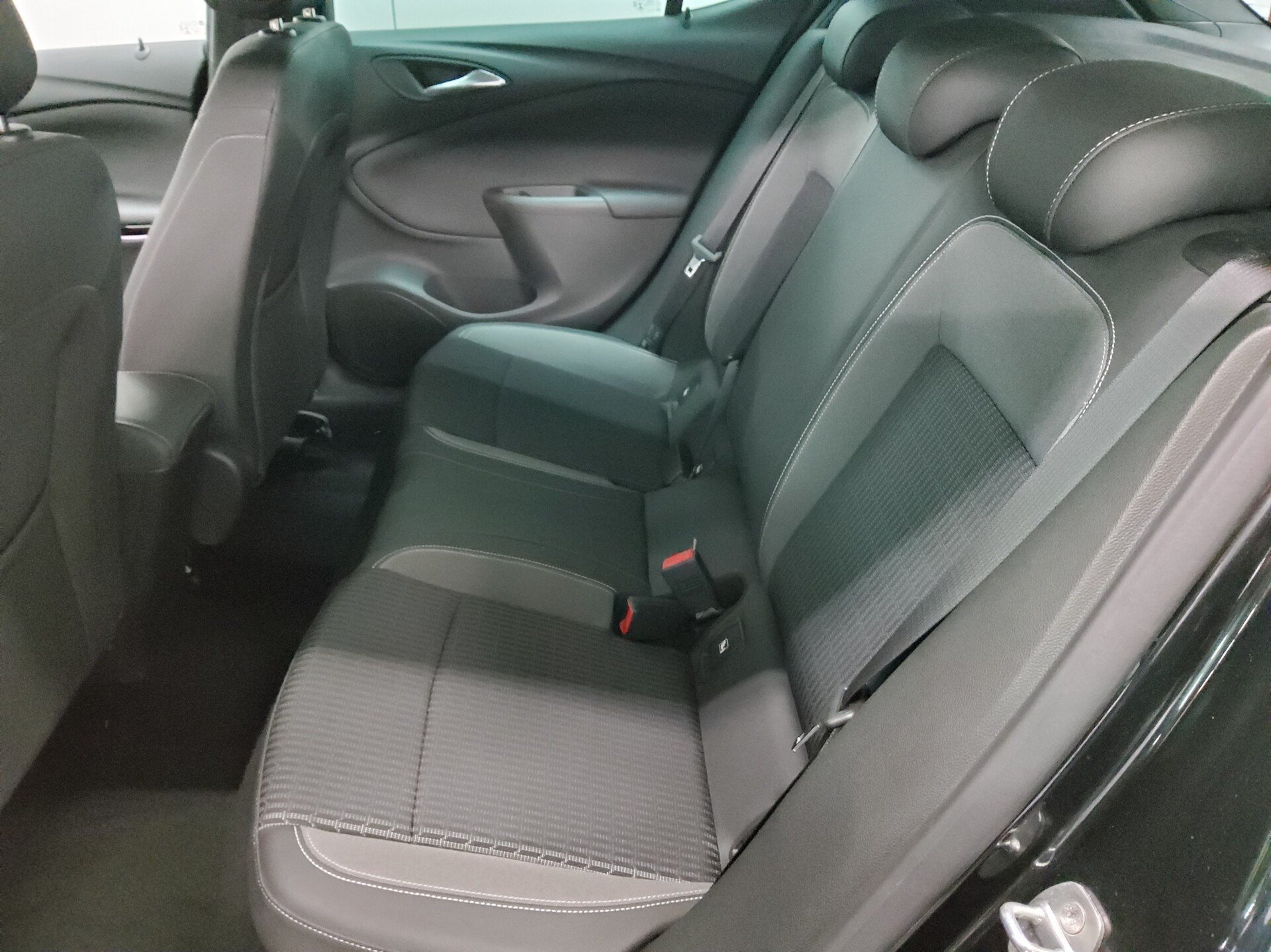 Opel Astra 1.5 D Elegance T-Leder Navi LED RfK Shz 13