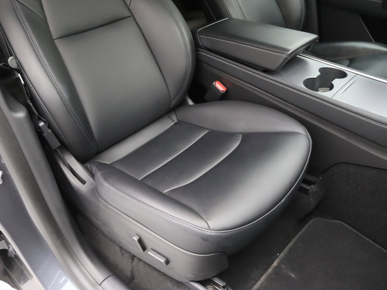 Tesla Model Y Long-Range AWD 351pk 75 kWh [ AUTOPILOT+20 INCH+533KM WLTP+PREMIUM AUDIO ] 19